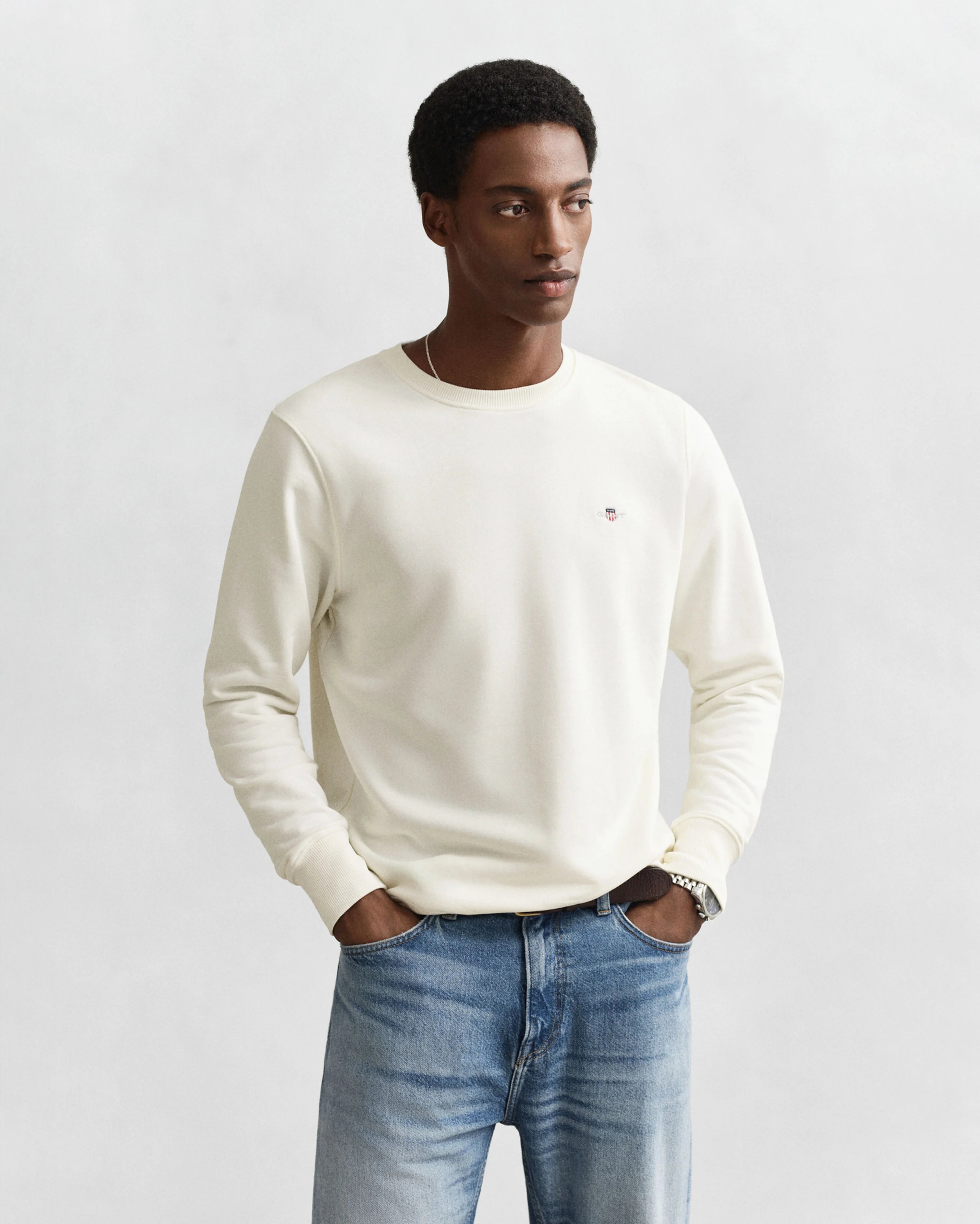 Gant miesten collegepaita Reg Shield C-Neck Sweater, luonnonvalkoinen