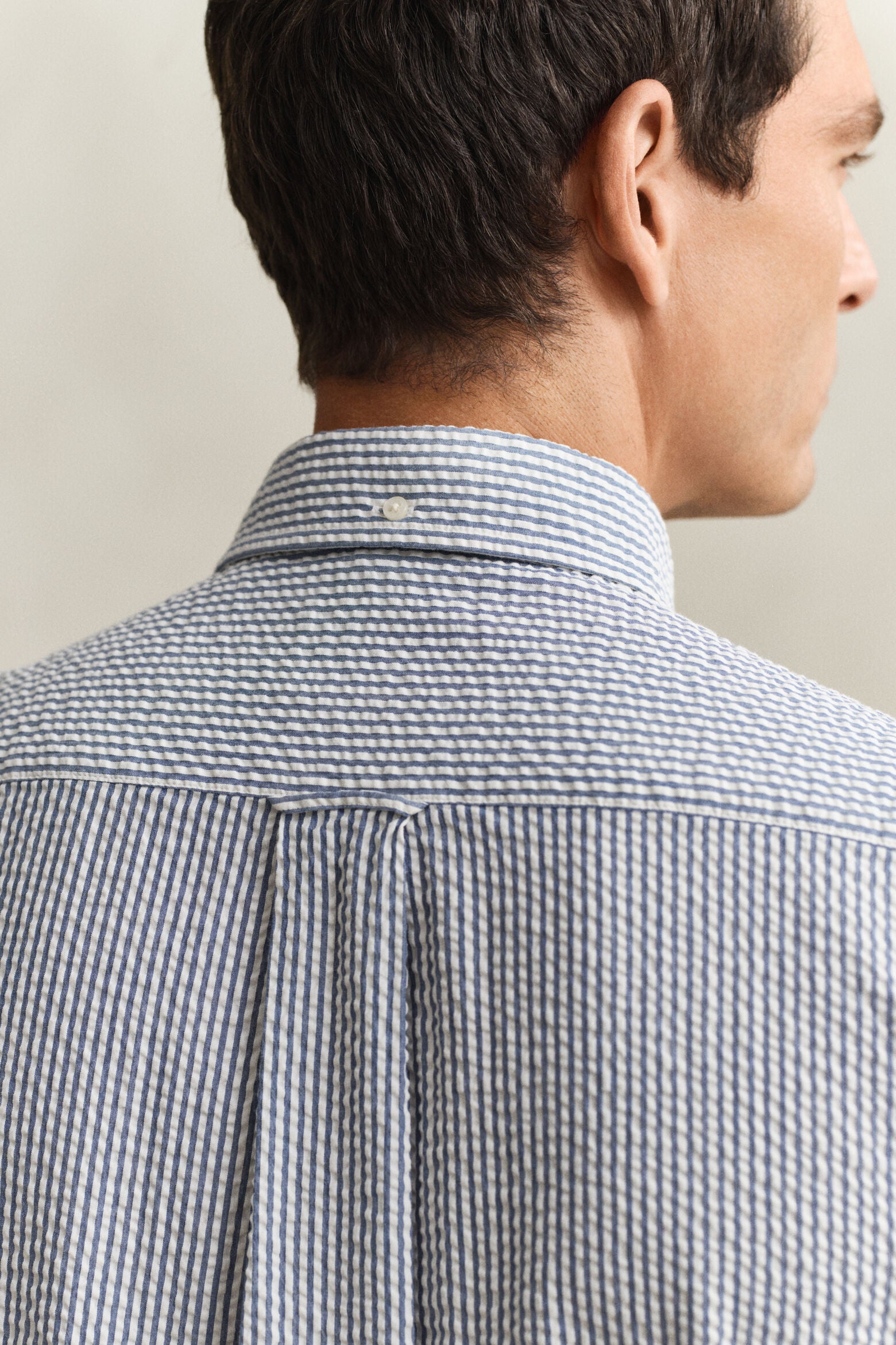Gant miesten lyhythihainen kauluspaita Reg Seersucker Stripe SS Shirt, raidallinen sininen