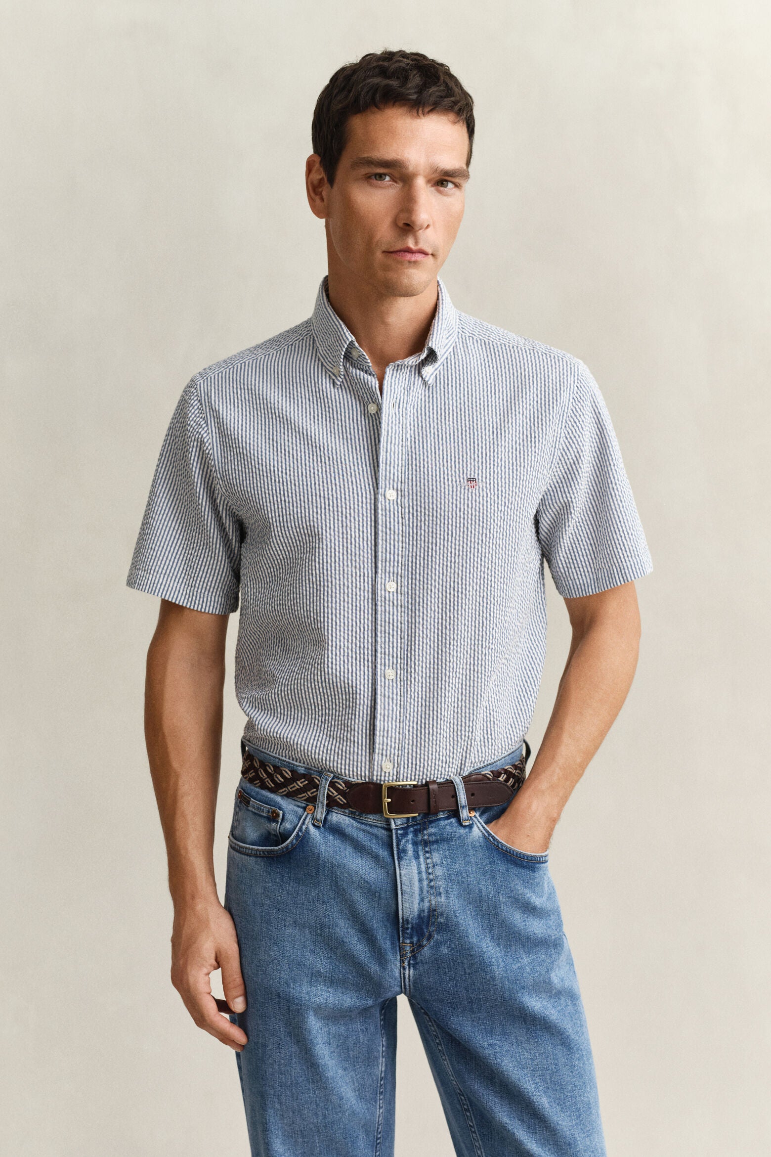 Gant miesten lyhythihainen kauluspaita Reg Seersucker Stripe SS Shirt, raidallinen sininen