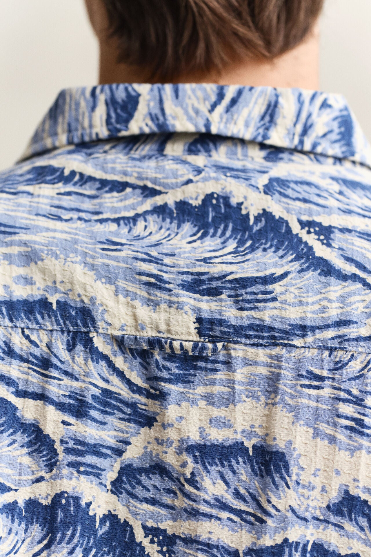 Gant miesten lyhythihainen kauluspaita Relaxed Fit Short Sleeve Shirt, sininen kuosi