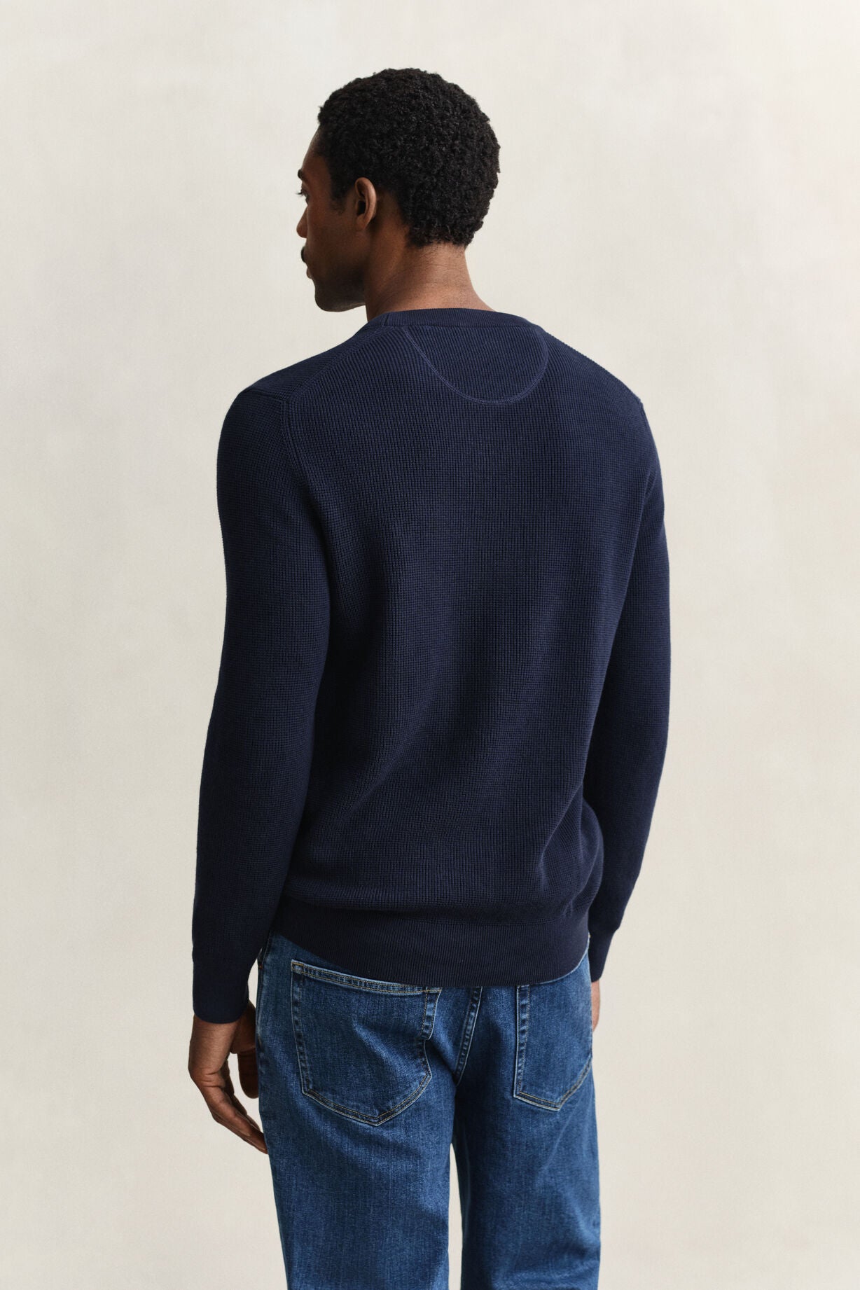 Gant miesten neulepusero Micro Textured Cotton C-Neck, tummansininen