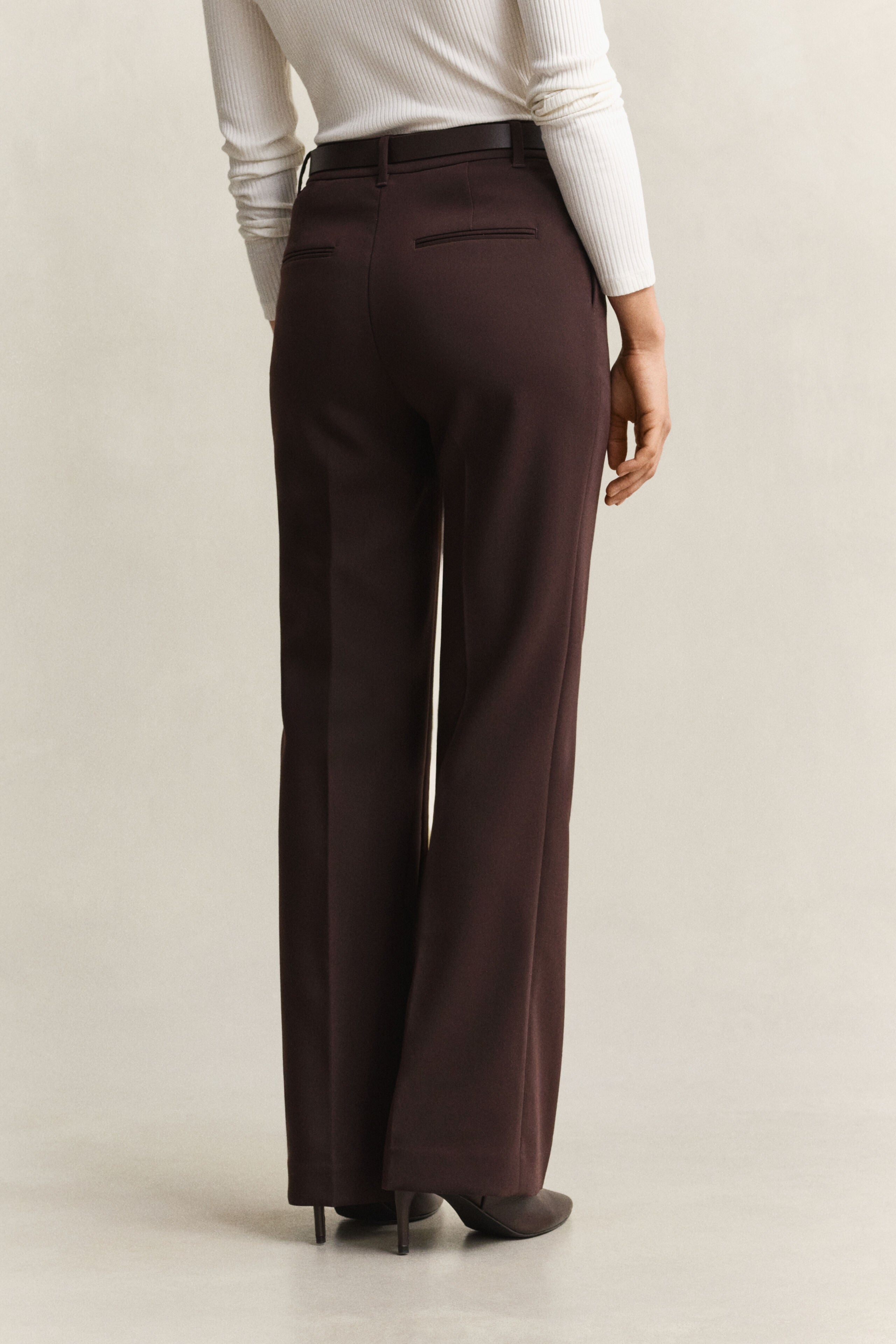 Gant naisten housut Slim Flare Slack, tummanruskea