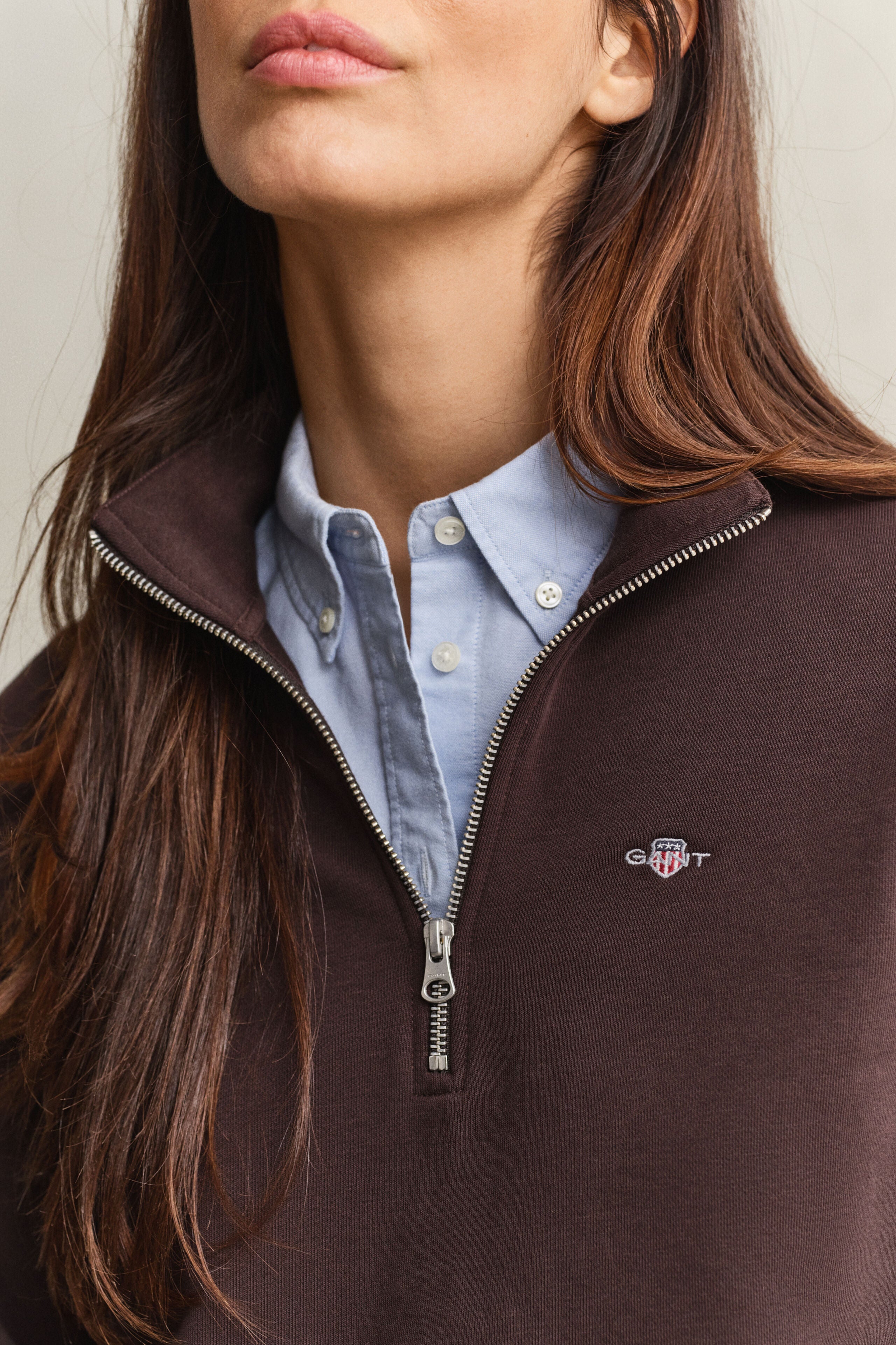 Gant naisten collegepaita Shield Half-Zip, tummanruskea