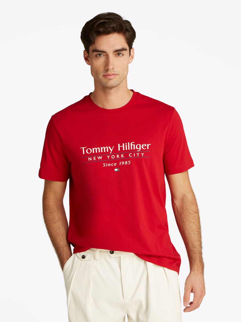 tommy-hilfiger-miesten-t-paita-hilfiger-center-stack-logo-tee-punainen-1