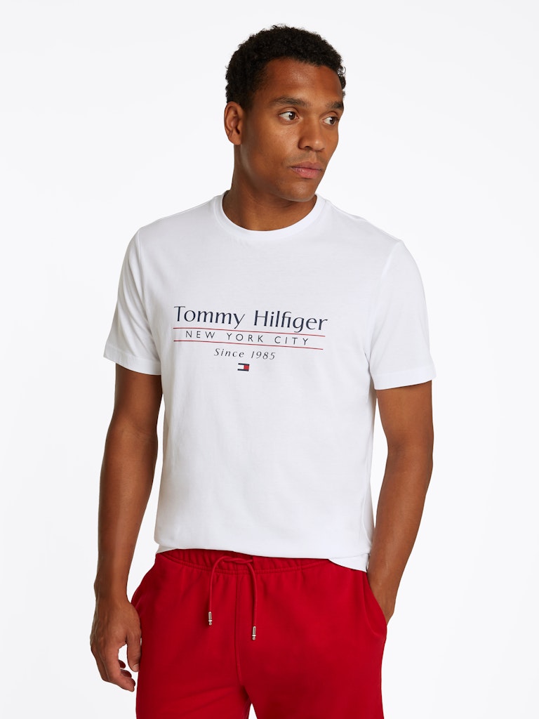 tommy-hilfiger-miesten-t-paita-hilfiger-center-stack-logo-tee-valkoinen-1