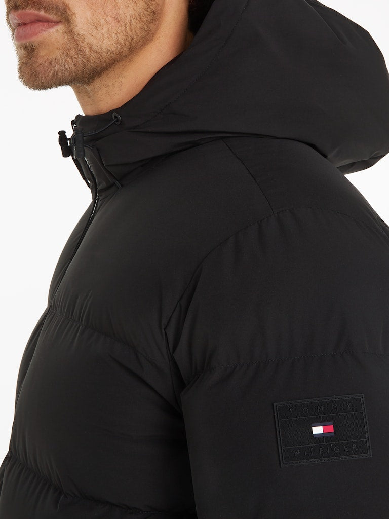 tommy-hilfiger-miesten-untuvatakki-k-down-hooded-puffer-musta-3