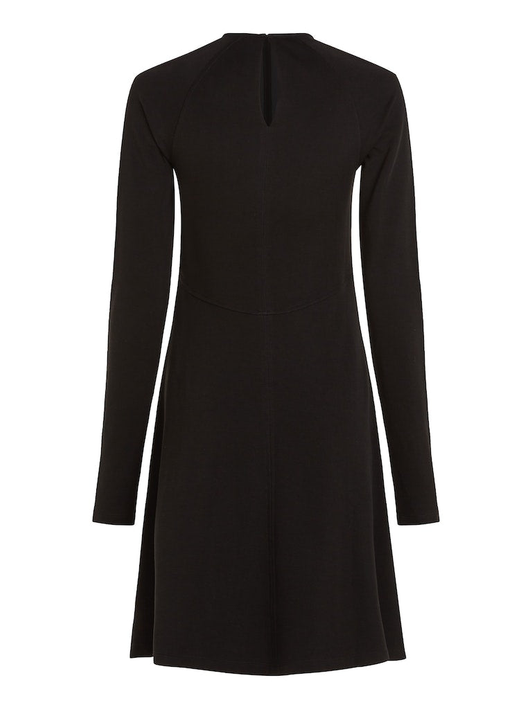tommy-hilfiger-naisten-pitkahihainen-trikoomekko-f-f-c-nk-shiny-interlock-ls-dress-99-musta-4
