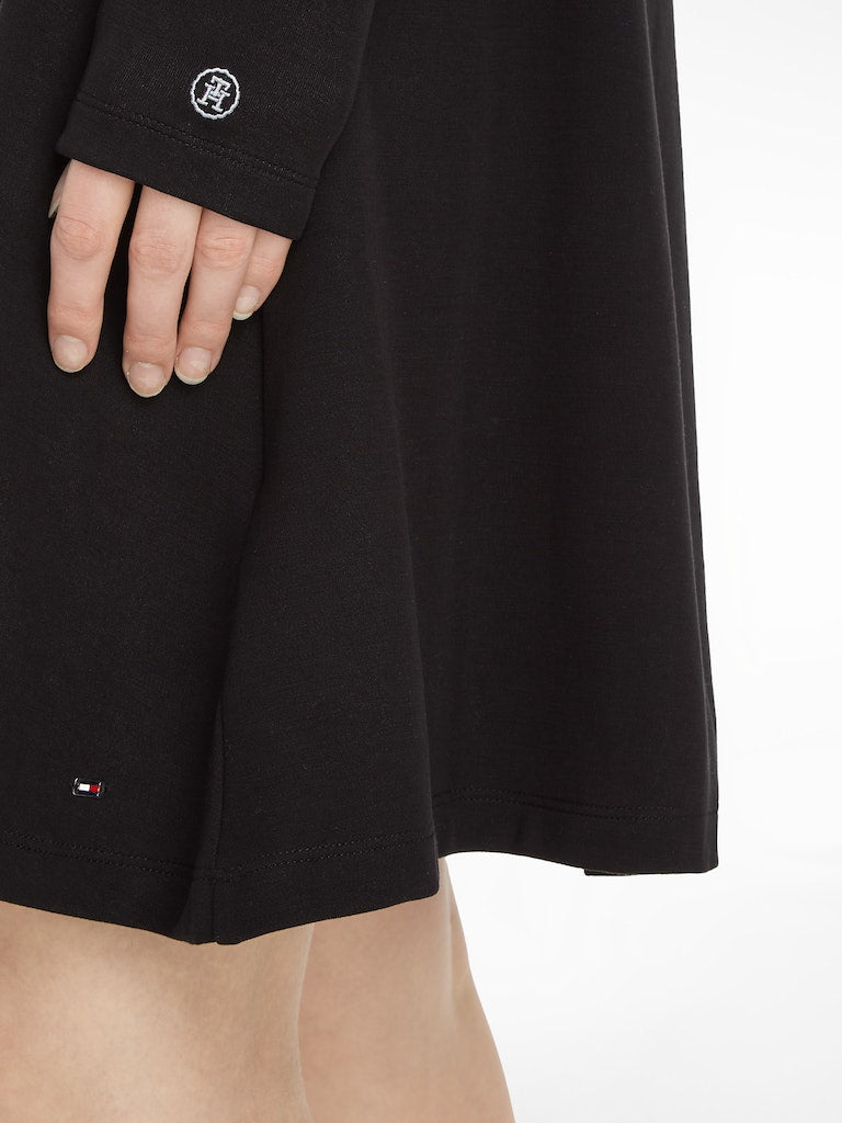 tommy-hilfiger-naisten-pitkahihainen-trikoomekko-f-f-c-nk-shiny-interlock-ls-dress-99-musta-5