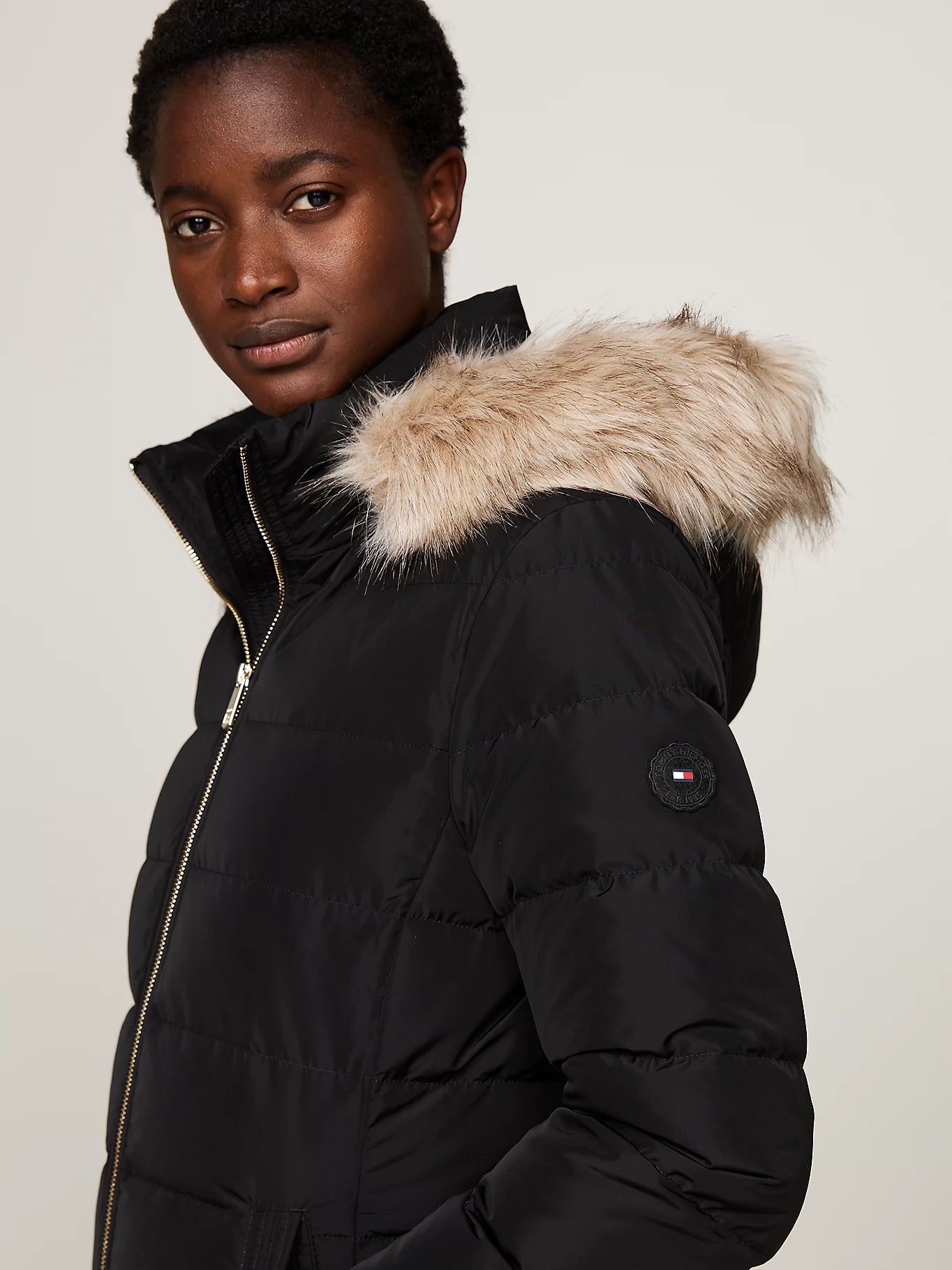 tommy-hilfiger-naisten-untuvatakki-heritage-down-tyra-maxi-musta-4