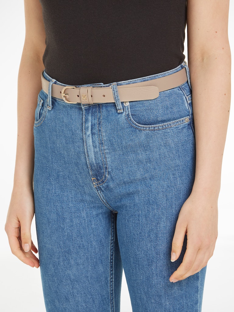 tommy-hilfiger-naisten-vyo-essential-effortless-2-5-luonnonvalkoinen-3