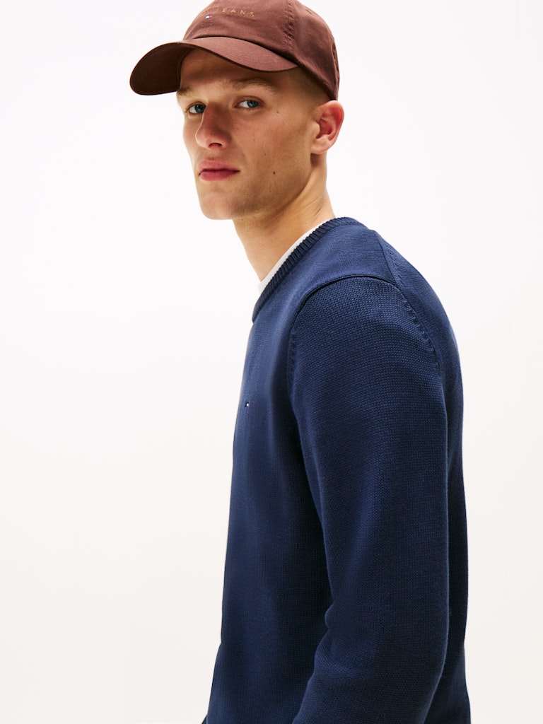 tommy-jeans-miesten-neulepsuero-tjm-slim-ess-sweater-ext-tummansininen-4