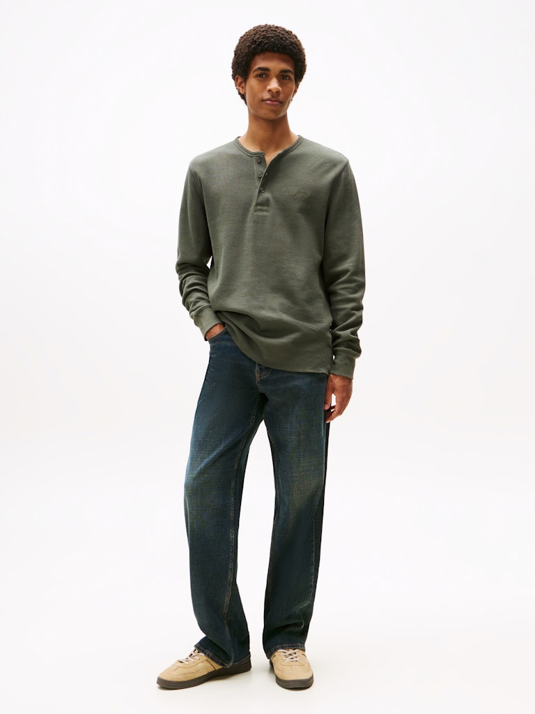 tommy-jeans-miesten-paita-tjm-slim-waffle-script-henley-vihrea-3