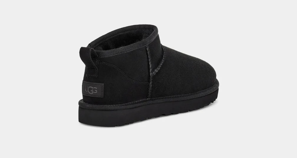 ugg-naisten-kengat-w-classic-ultra-mini-musta-3