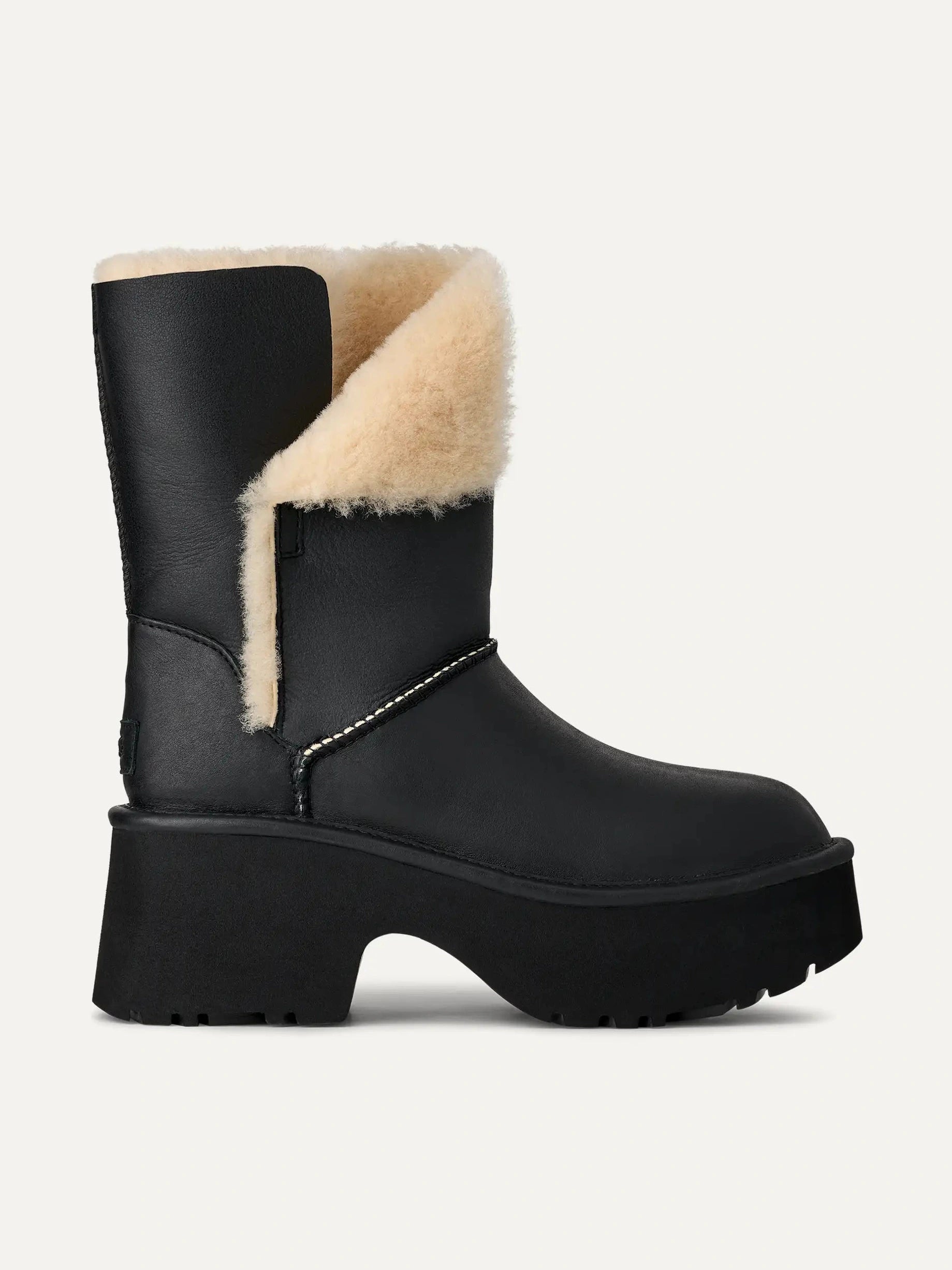 ugg-naisten-saappaat-w-new-heights-cuff-lthr-musta-1
