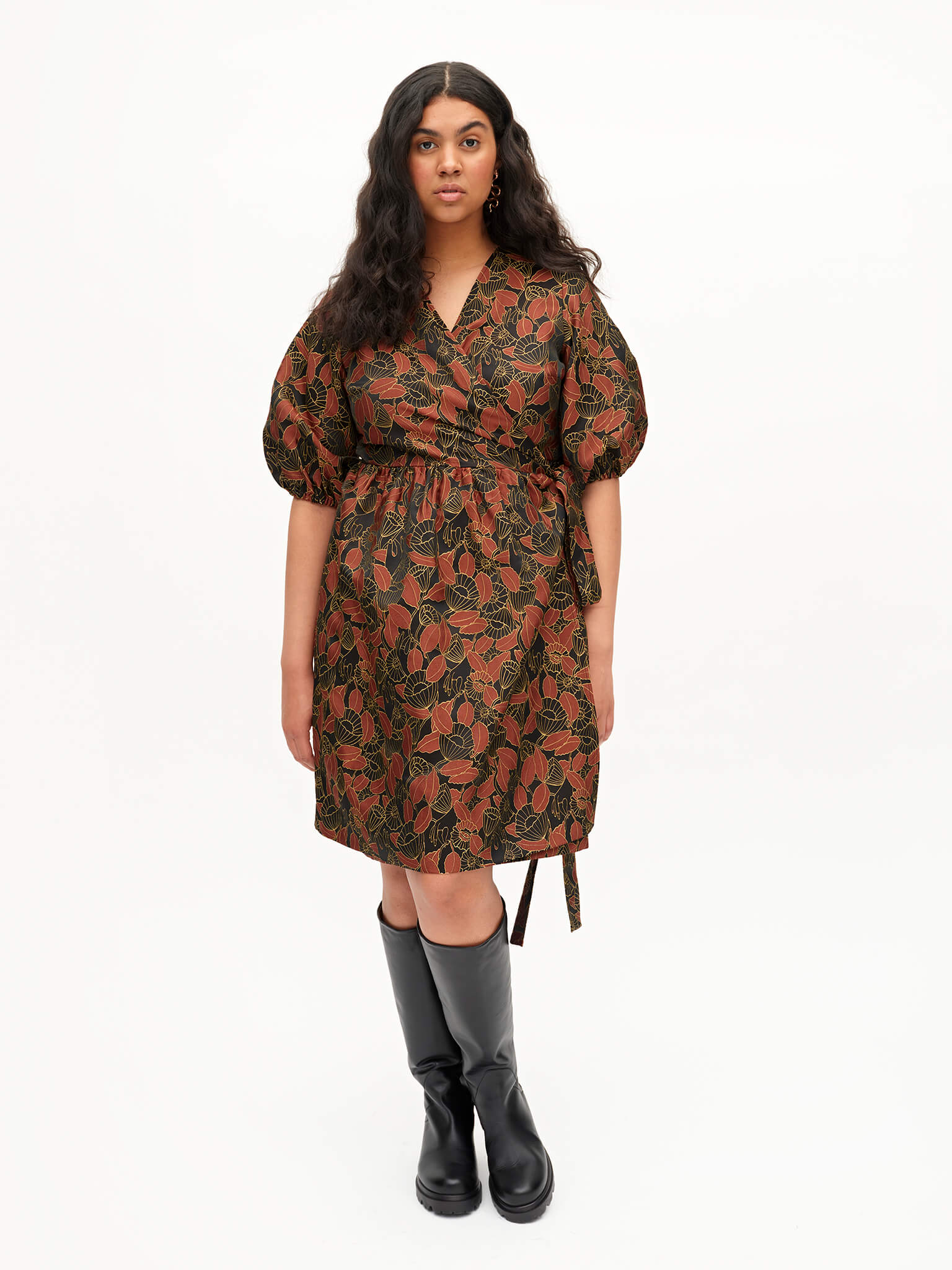 uhana-naisten-mekko-faith-dress-musta-kuosi-1