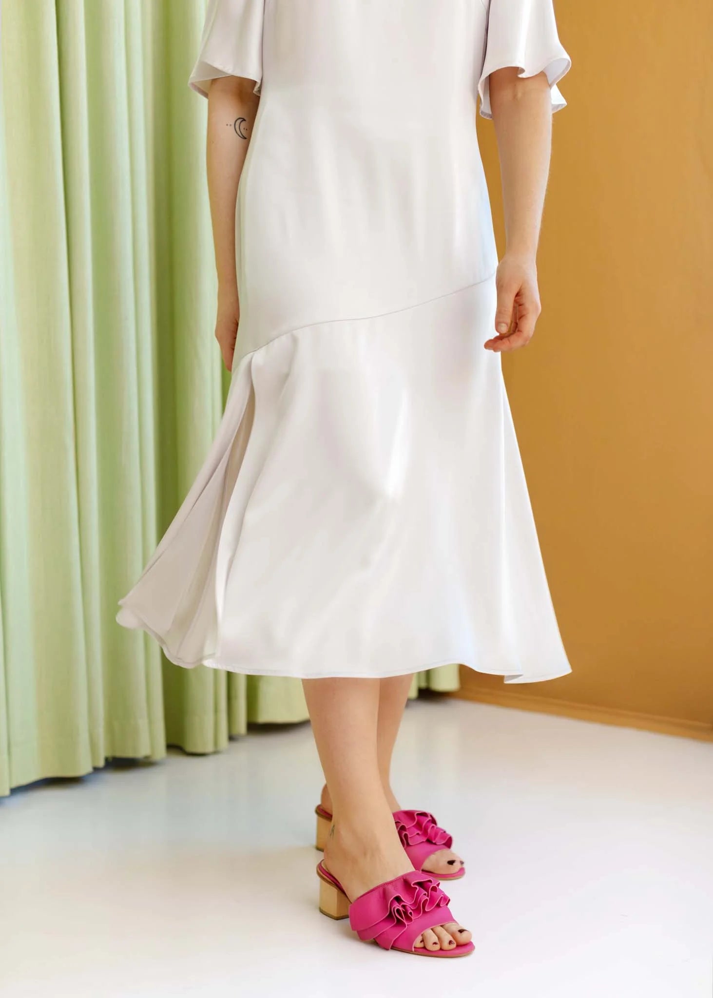 uhana-naisten-mekko-noe-dress-hiekka-2