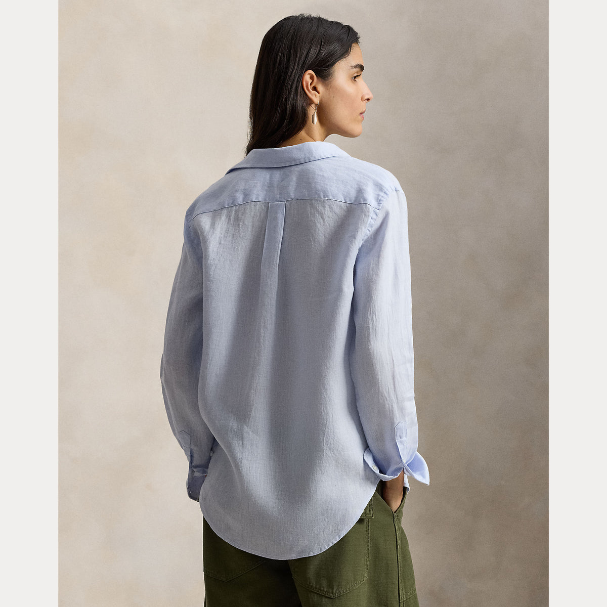 Polo Ralph Lauren naisten paitapusero Classic LS Shirt, vaaleansininen, kevyt pellavapaita, takaa näkyvä, väljä leikkaus, kaulus, pitkät hihat ja pyöristetty helma