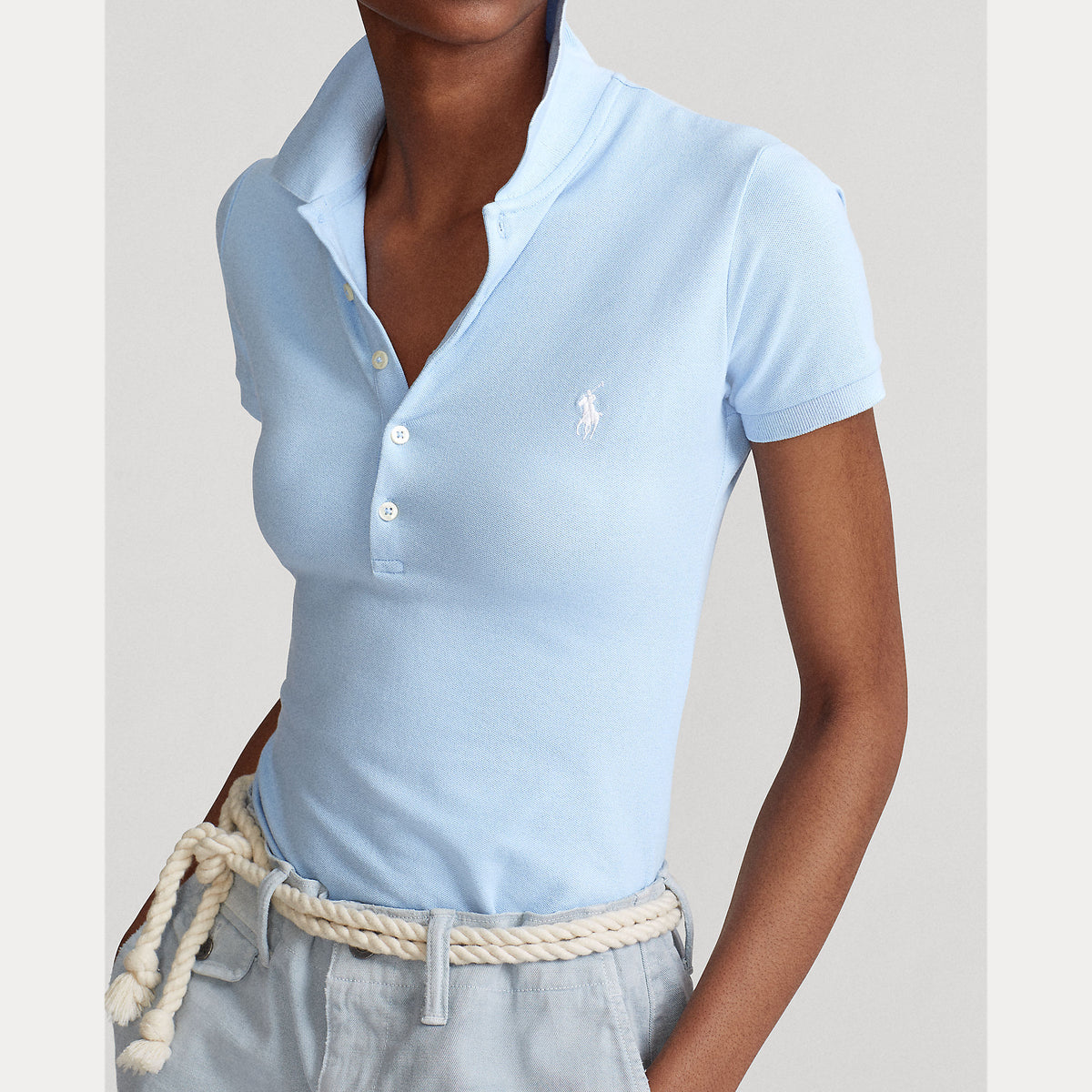 Polo Ralph Lauren naisten pikeepaita Julie Polo Slim SS Shirt, vaaleansininen, pehmeästä joustavasta puuvillapikeestä, istuva leikkaus, kaulus, lyhyet hihat, nappilista ja kirjailtu logo rinnassa