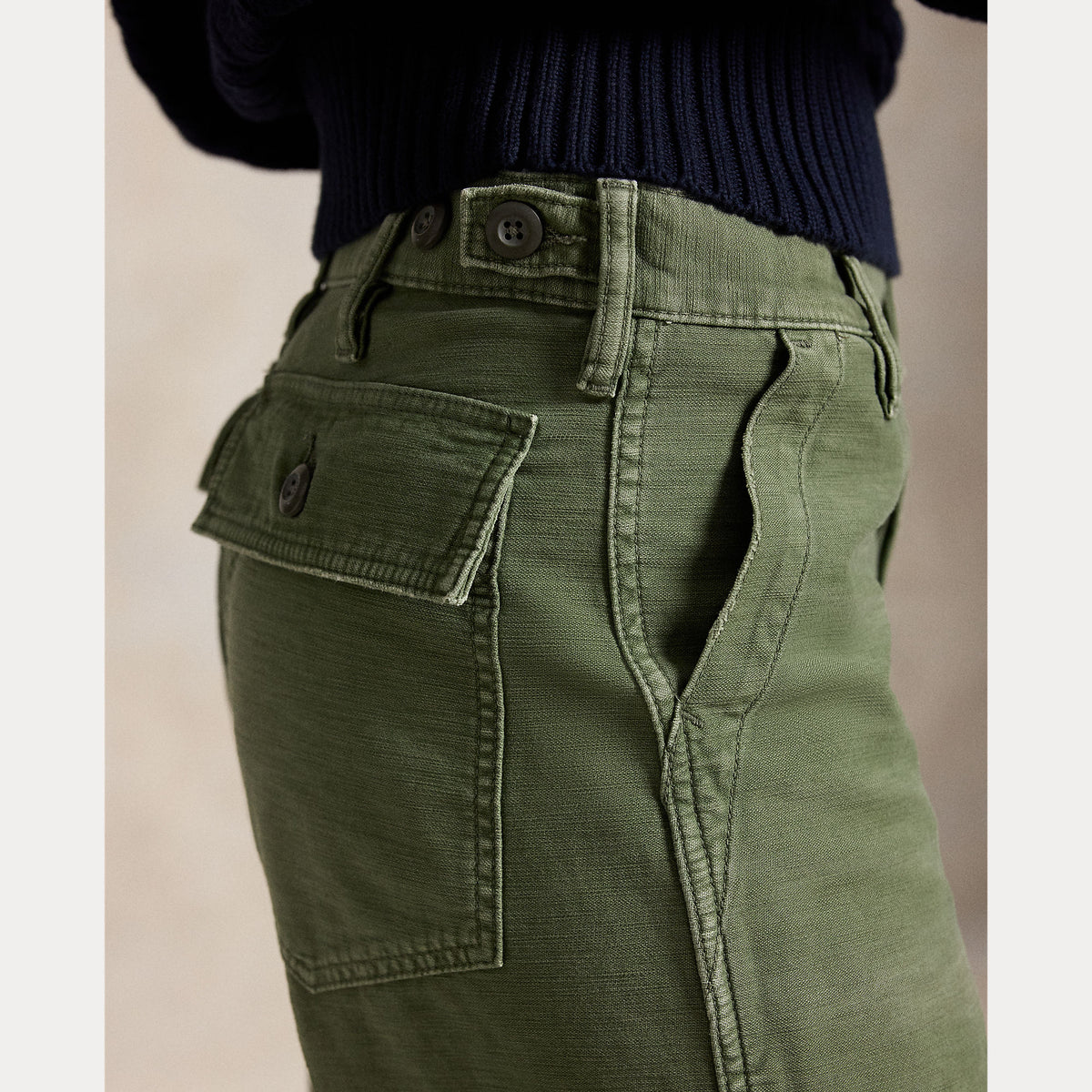 Polo Ralph Lauren naisten housut Wovwn Straight Pants, khaki, suora leikkaus, pehmeää puuvillasatiinia, vyölenkit, napillinen vyötärö ja etutaskut