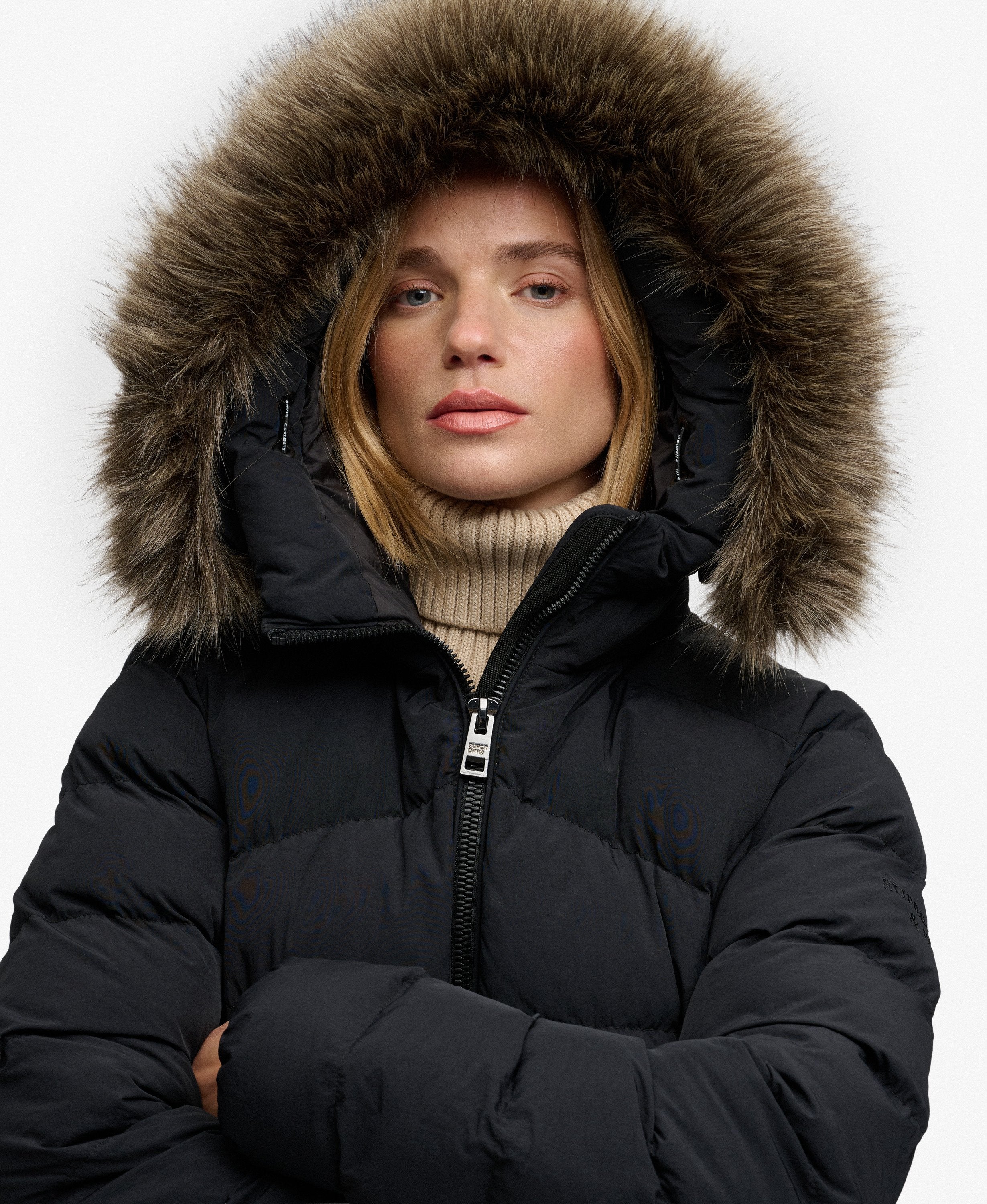 Superdry naisten toppatakki Fuji Faux Fur Hood Padded Jacket, musta