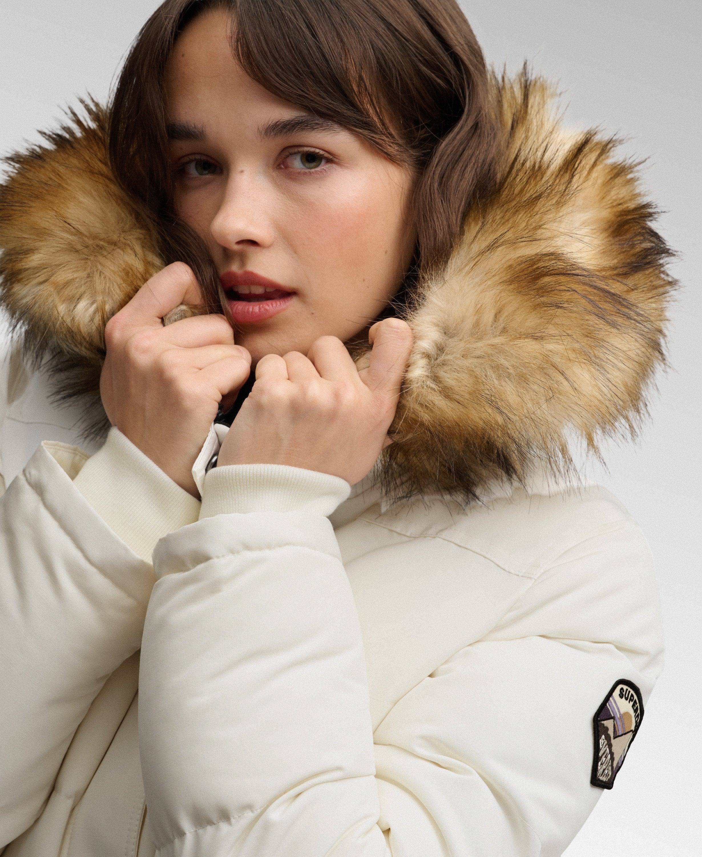 Superdry naisten toppatakki Everest Hooded Bomber, valkoinen