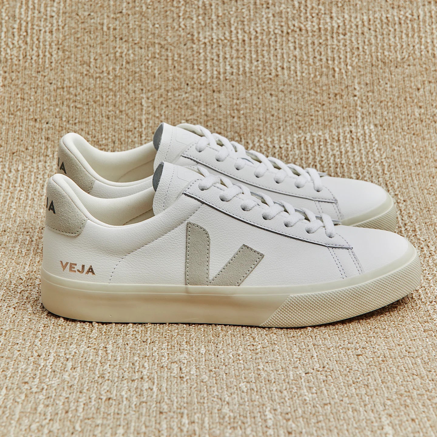 Veja naisten tennarit Campo Sneaker Extra White Natural Suede, valkoinen