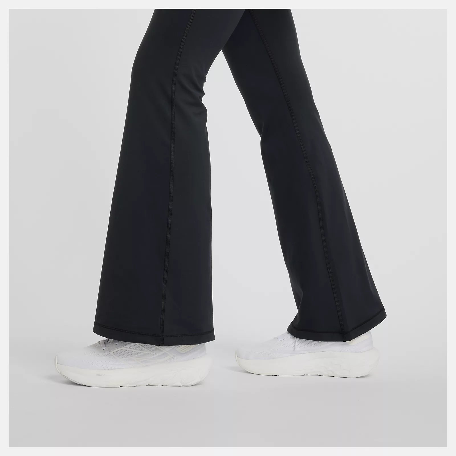 New Balance naisten leggingsit Harmony Flare Pant, musta