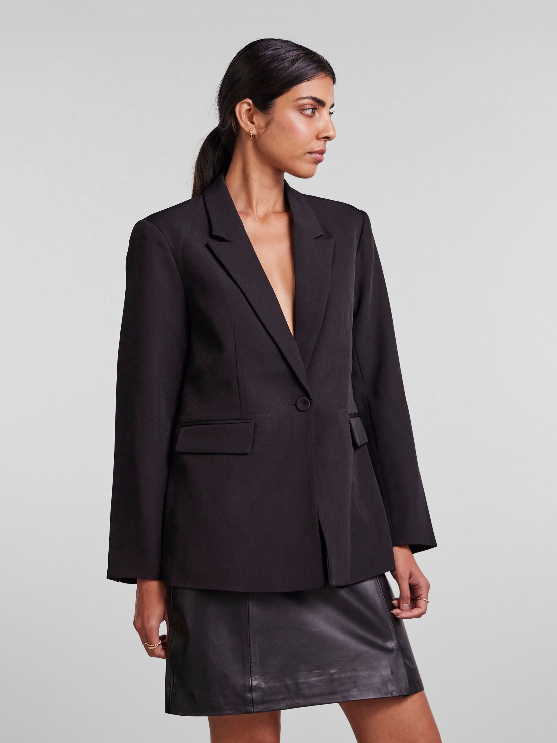 y-a-s-naisten-bleiseri-k-yasbluris-ls-blazer-noos-musta-1