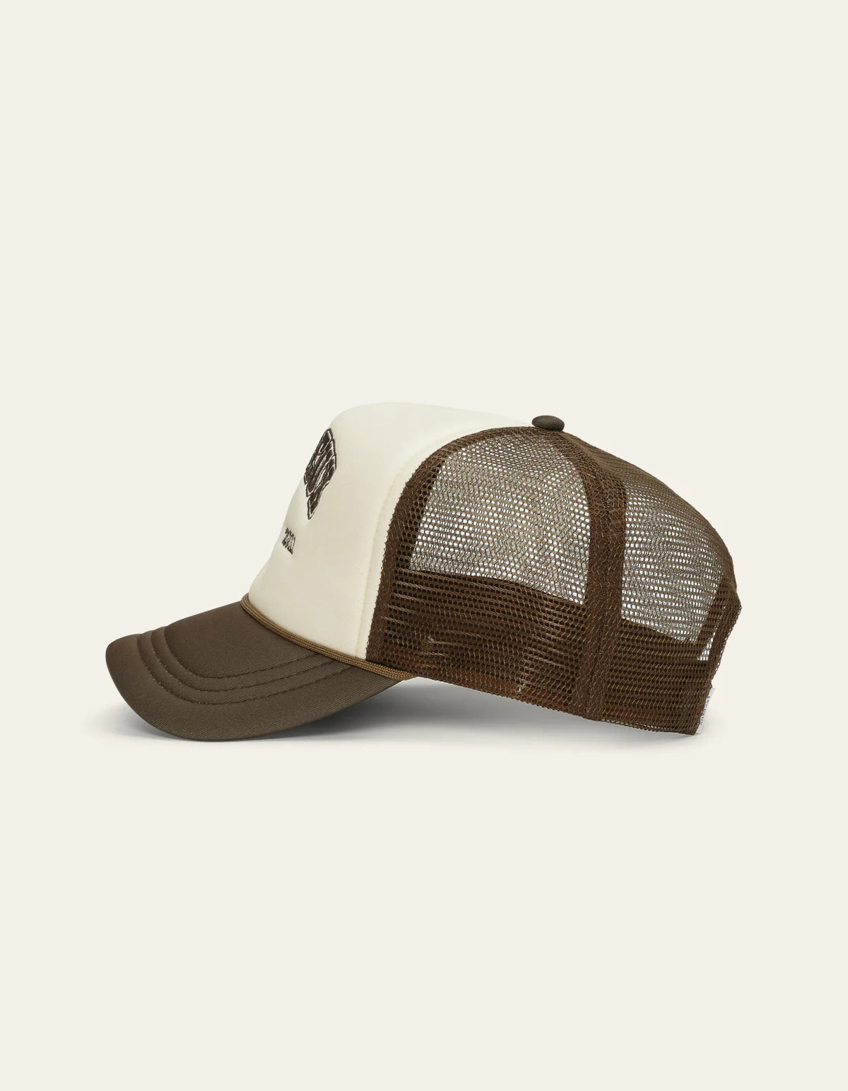 Les Deux miesten lippis Basketball Player Trucker Cap