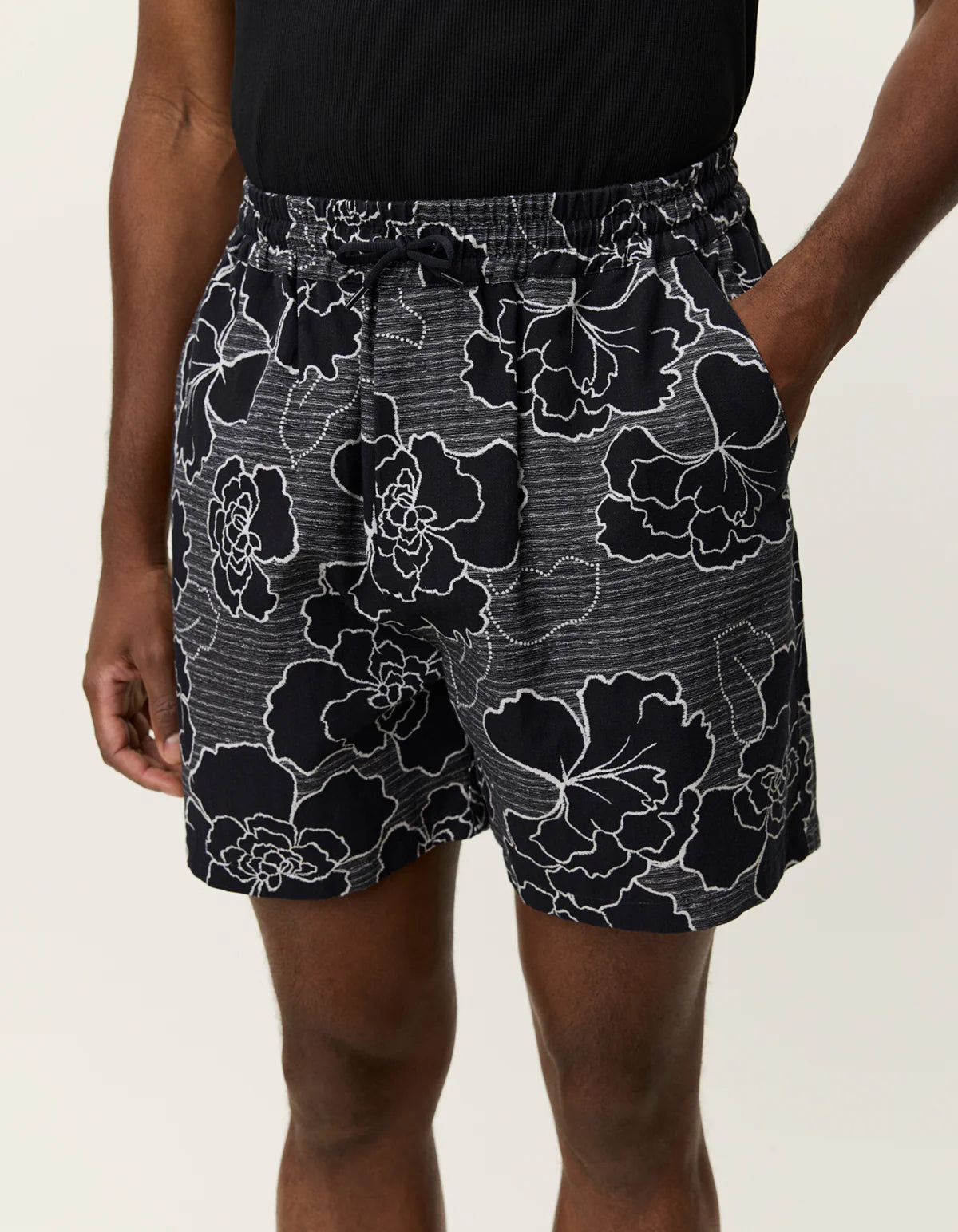 Les Deux Charlie Poppy Aop Shorts, musta