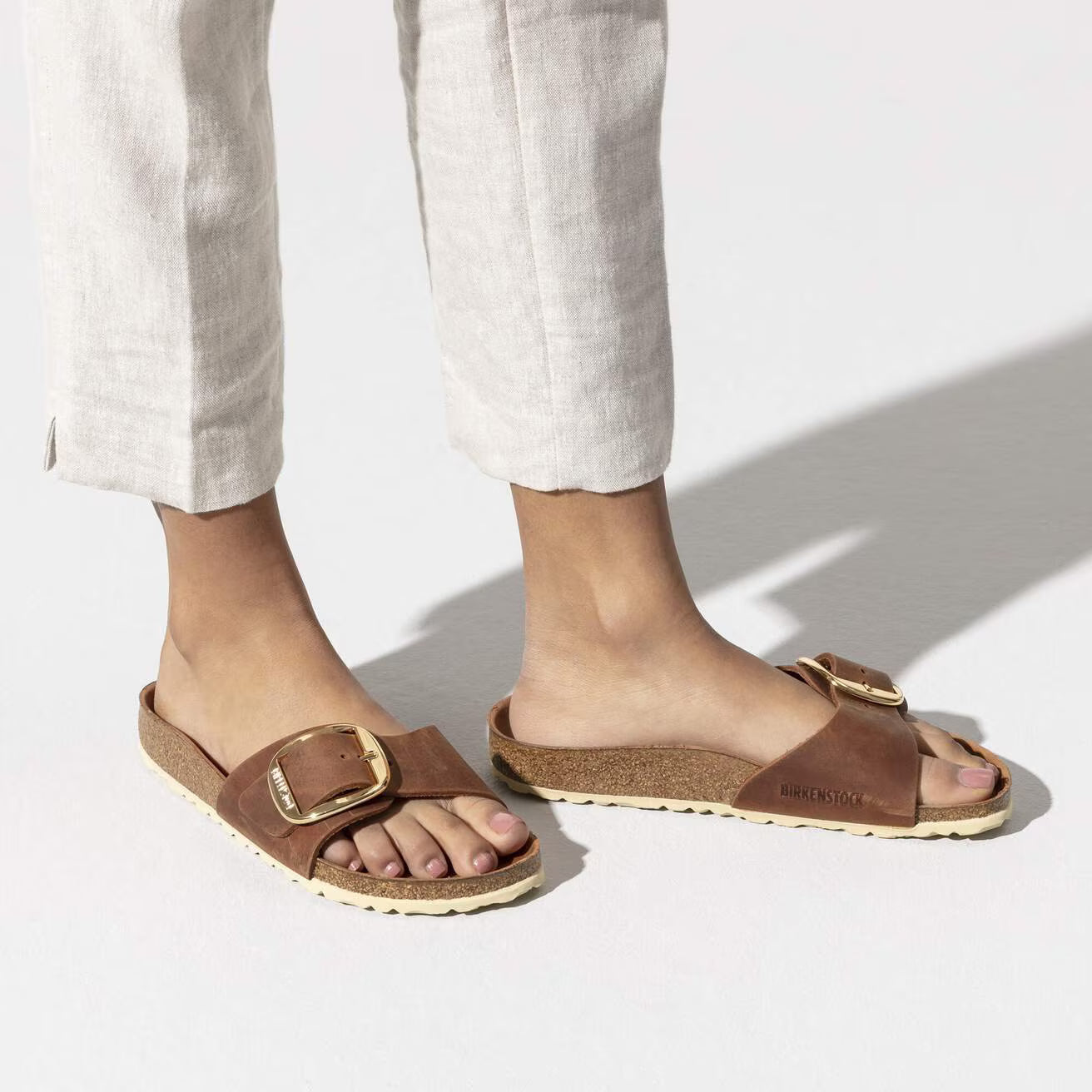 Birkenstock unisex sandaalit Madrid Big Buckle Narrow Leather, konjakinruskea