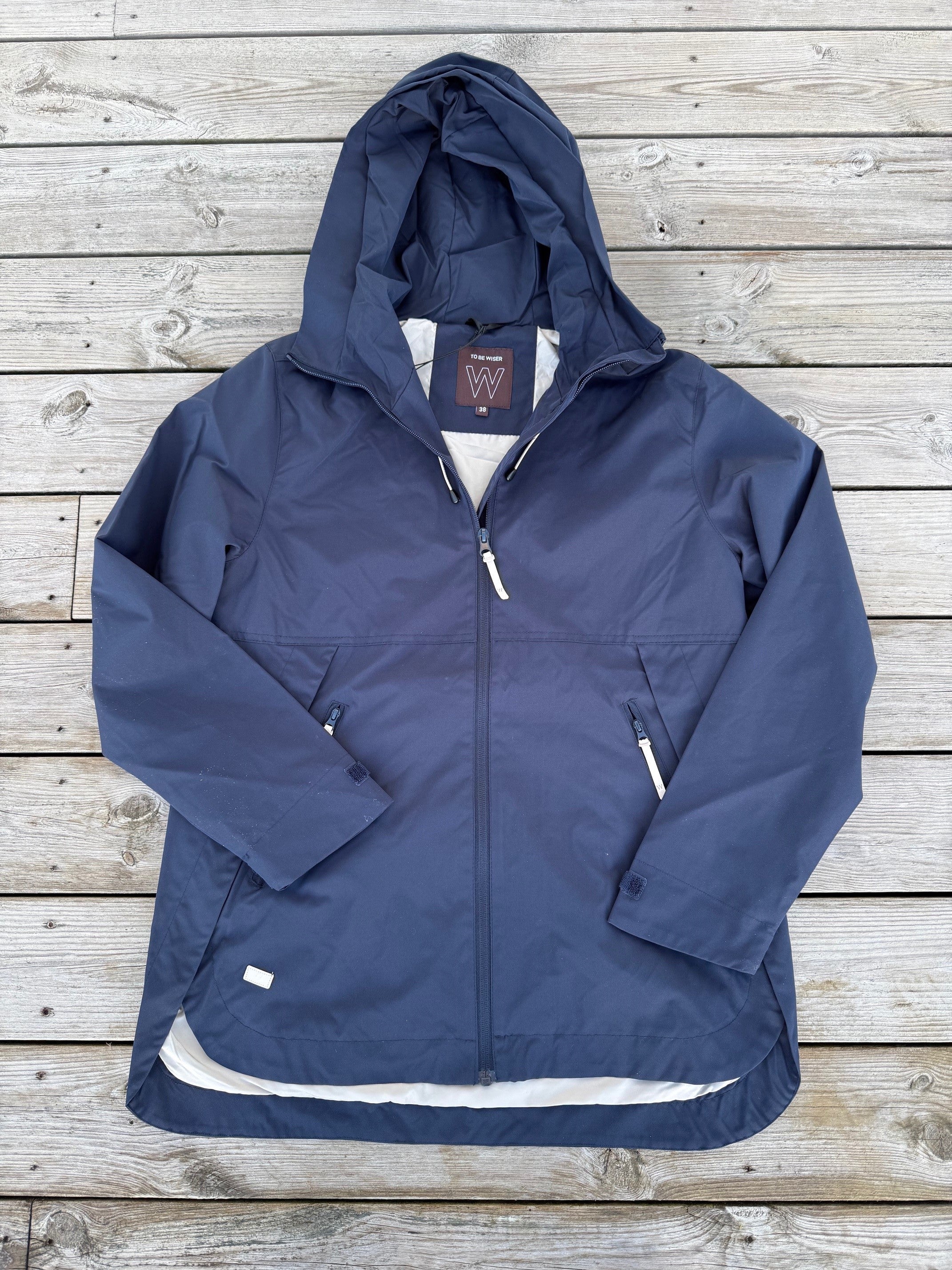 To be Wiser naisten takki Fanny Waterrepel, tummansininen