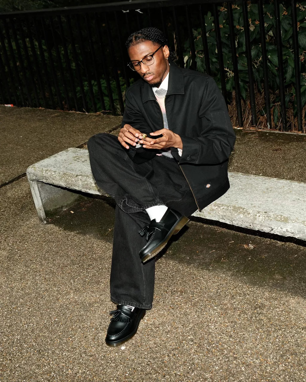 Dr. Martens miesten loaferit Adrian Tassel Loafer Mono Black Smooth, musta