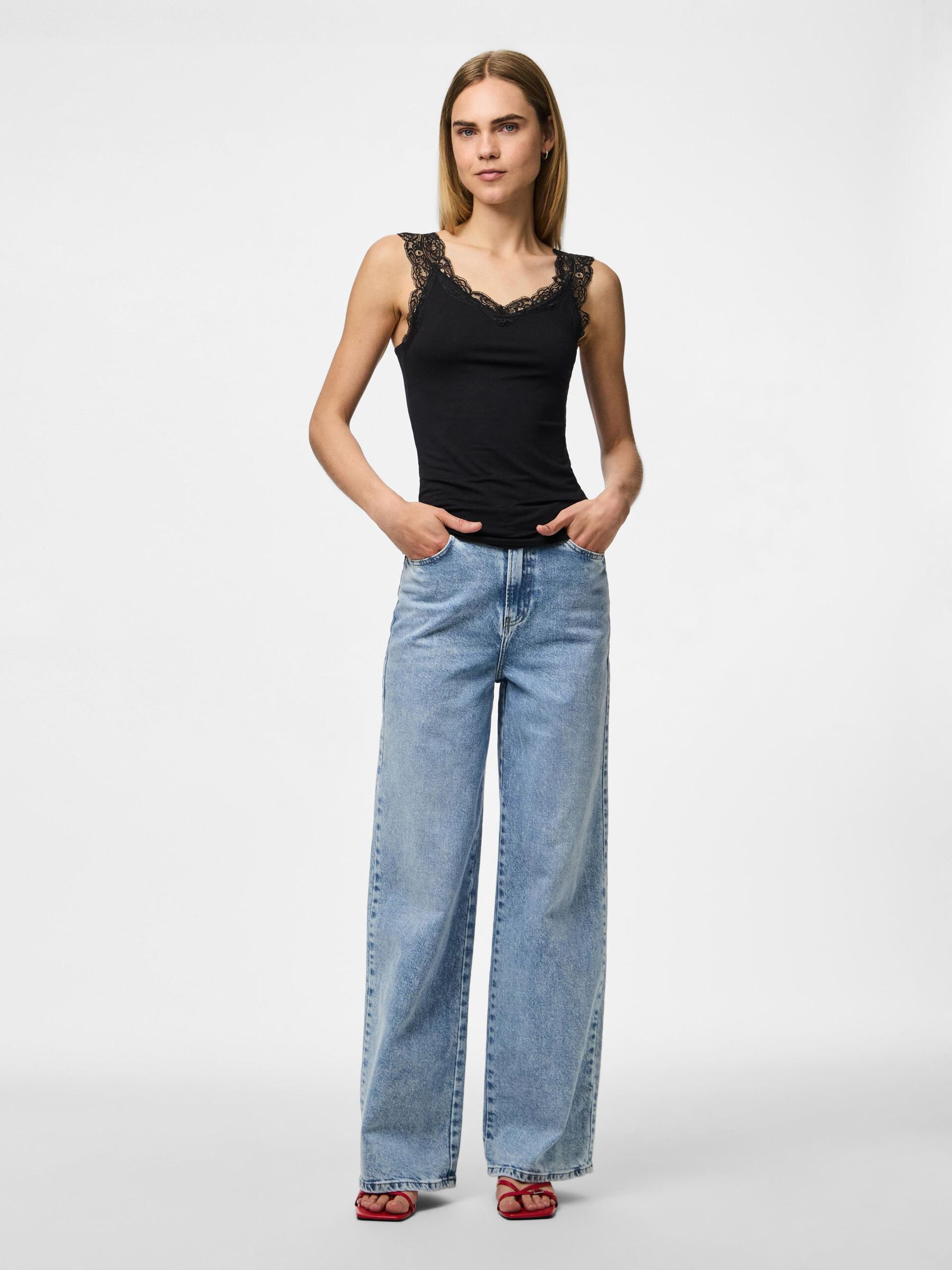 Pieces naisten toppi PCBARBERA LACE TOP JRS NOOS, musta