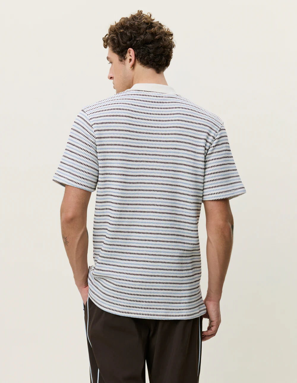 Les Deux miesten pikeepaita Knitted Stripe Polo, raidallinen valkoinen