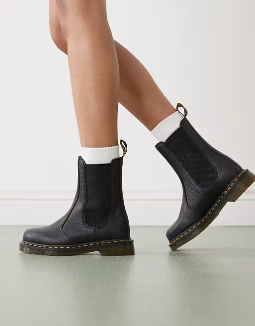 Dr. Martens naisten nilkkurit 2976 Hi Chelsea, musta