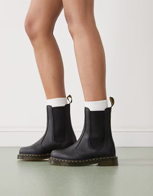 Dr. Martens naisten nilkkurit 2976 Hi Chelsea, musta
