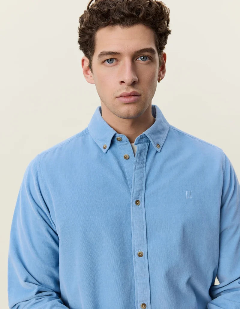 Les Deux miesten kauluspaita Pinwale Corduroy Shirt, vaaleansininen