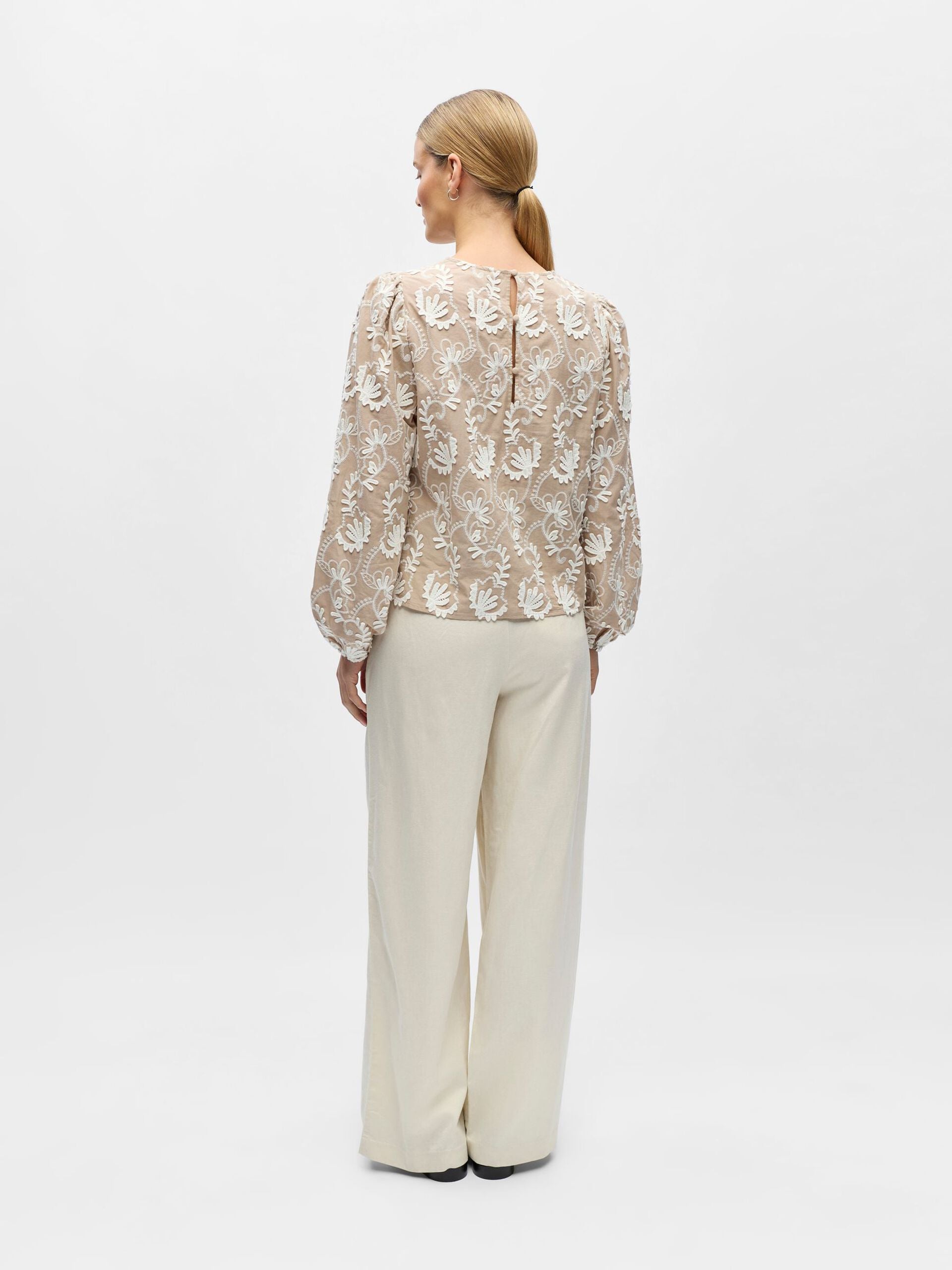 Object naisten pusero OBJMYA RE L/S Top, Humus Cloud dancer