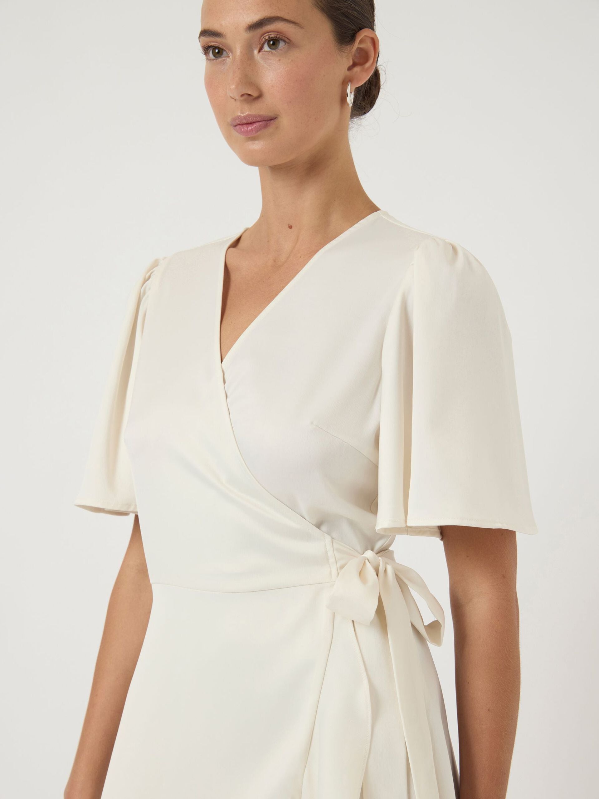 Y.A.S mekko YASTHEA 2/4 MIDI WRAP DRESS S. NOOS, Gardenia