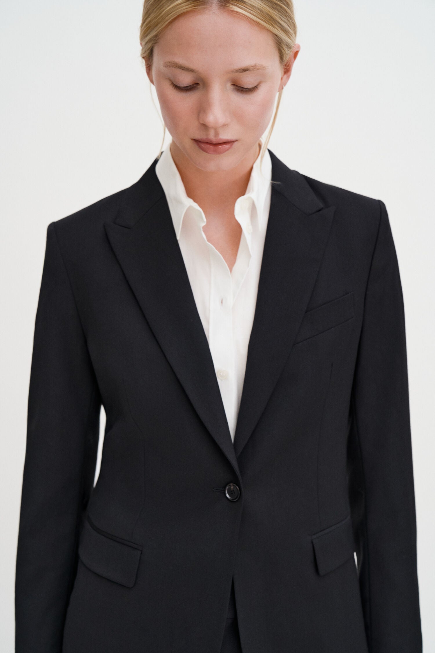 Filippa K naisten bleiseri Sasha Cool Wool Blazer, musta