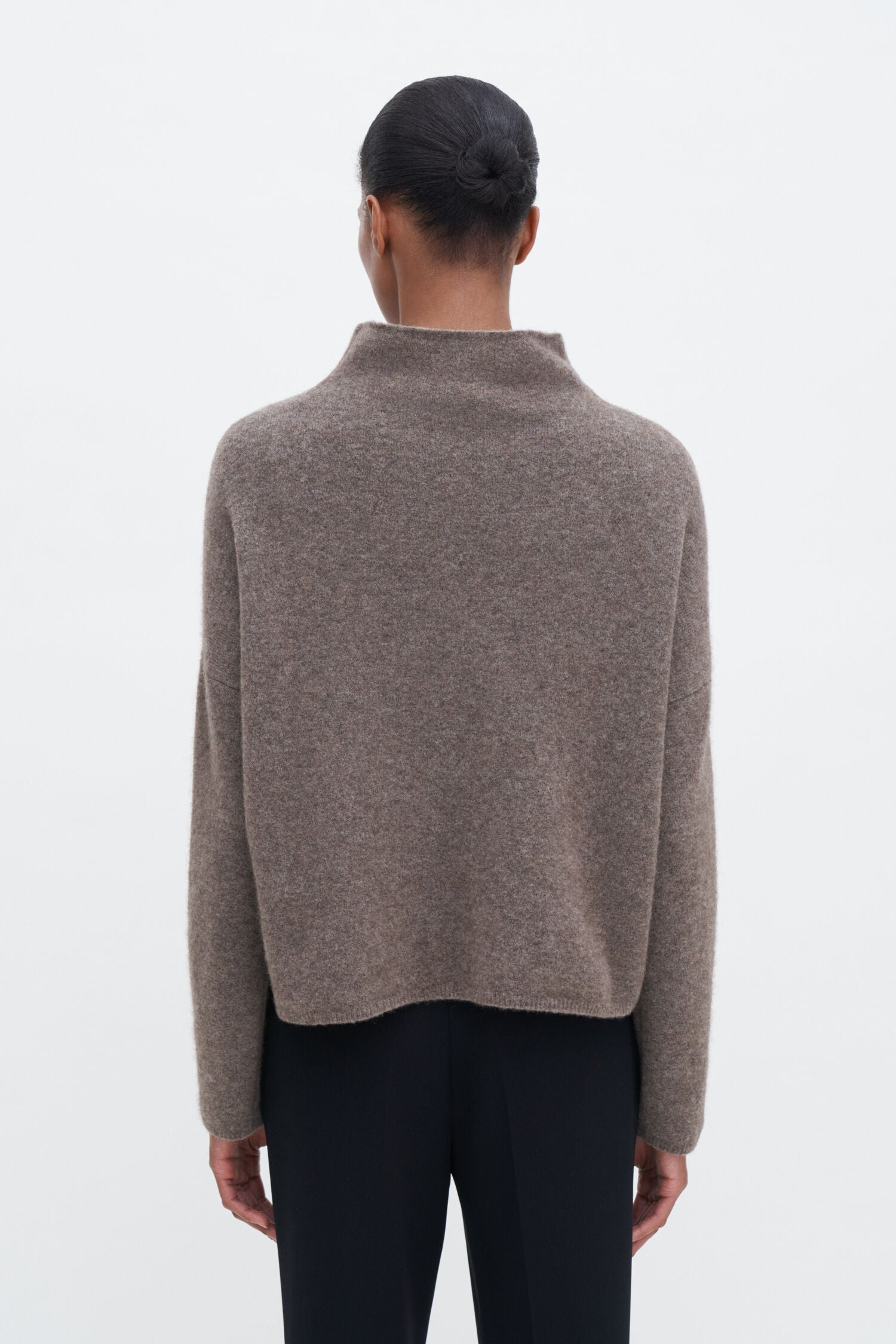 Filippa K naisten neulepusero Mika Yak Funnelneck Sweater, Kaakaonruskea
