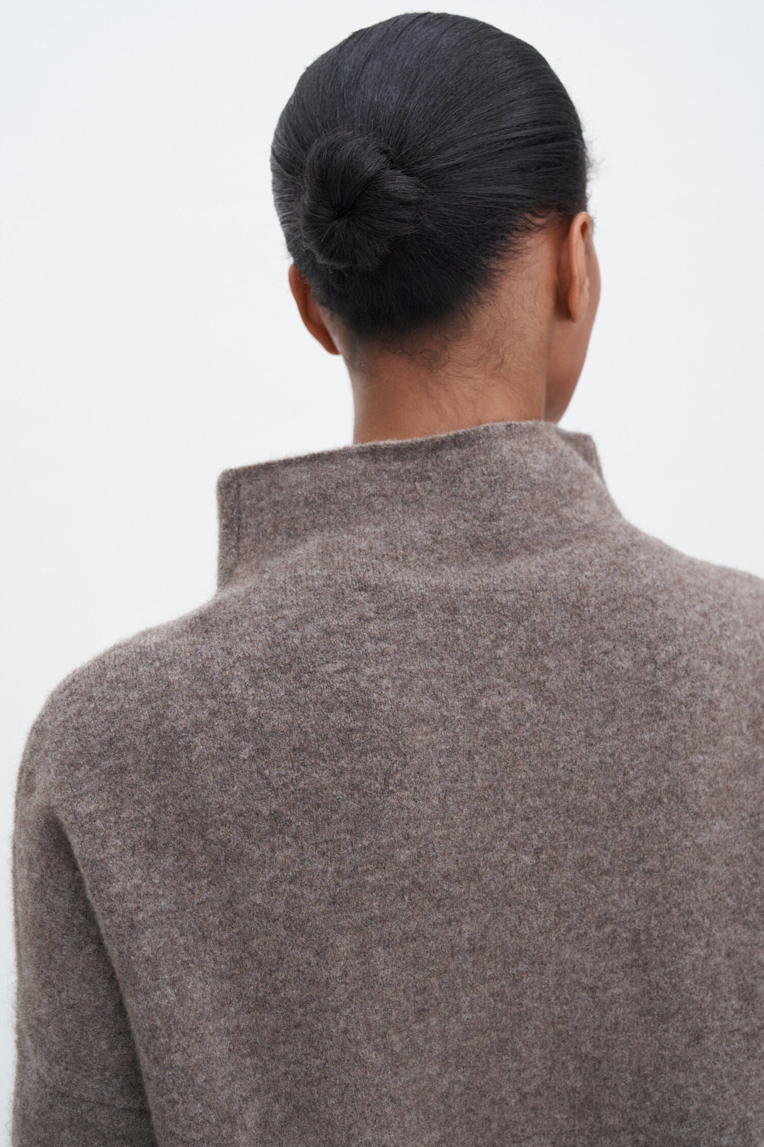 Filippa K naisten neulepusero Mika Yak Funnelneck Sweater, Kaakaonruskea