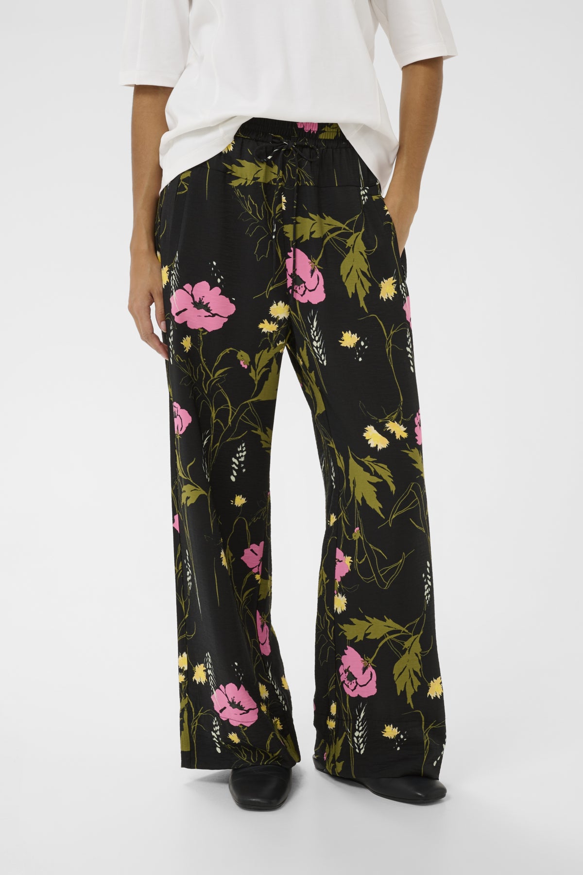 Inwear naisten housut Lucilleiw Pant, kukallinen kuosi