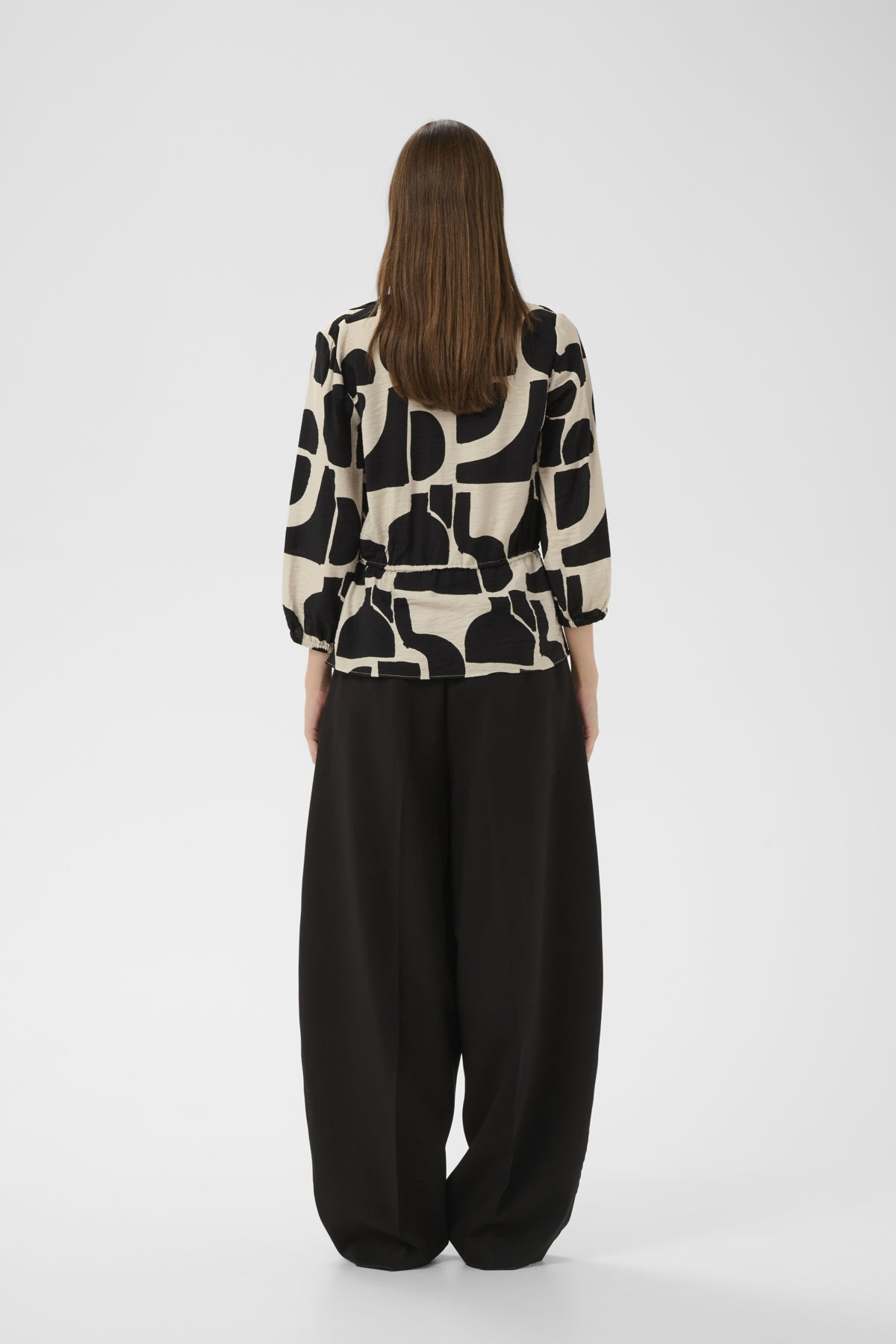 Inwear naisten pusero LYNNIW V-Neck, musta kuosillinen