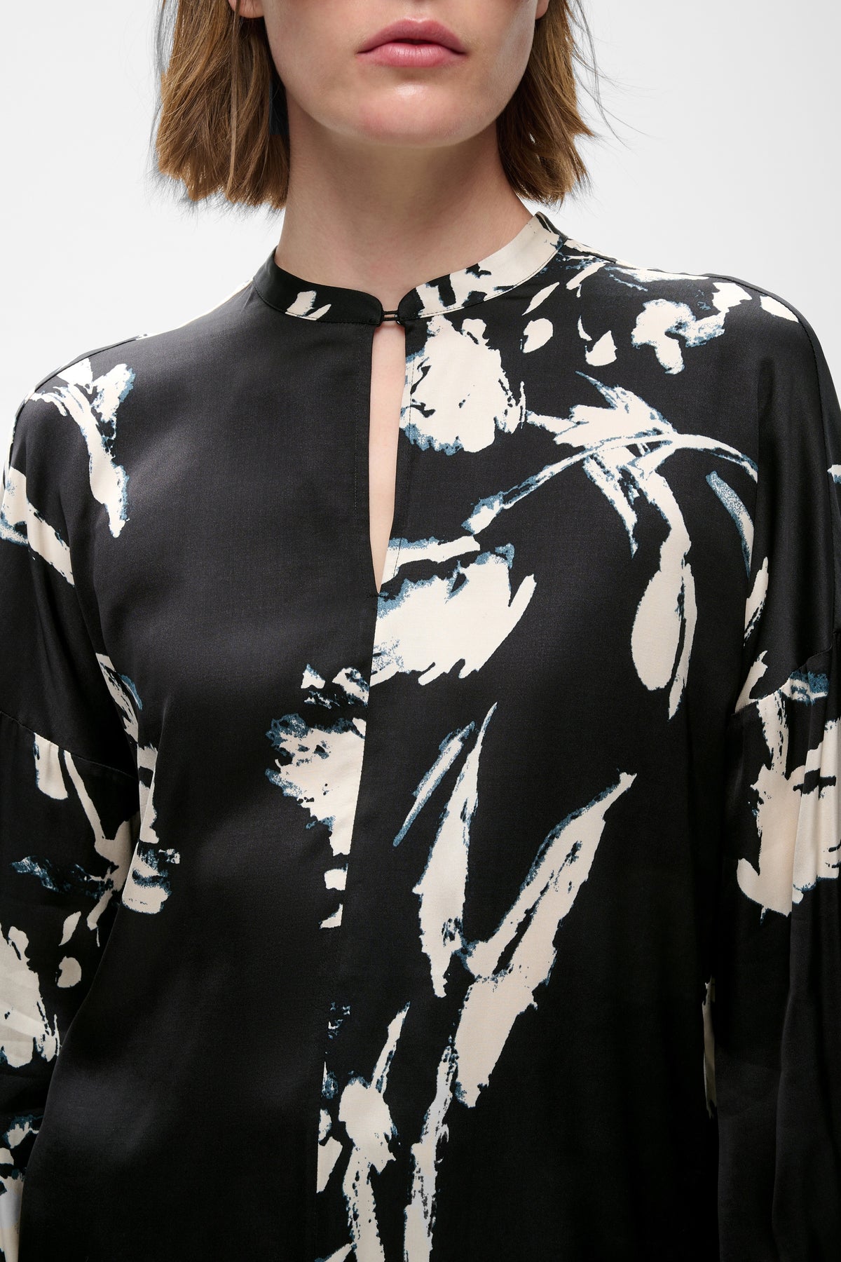 InWear naisten pusero MeadowIW, Black Painted Flower