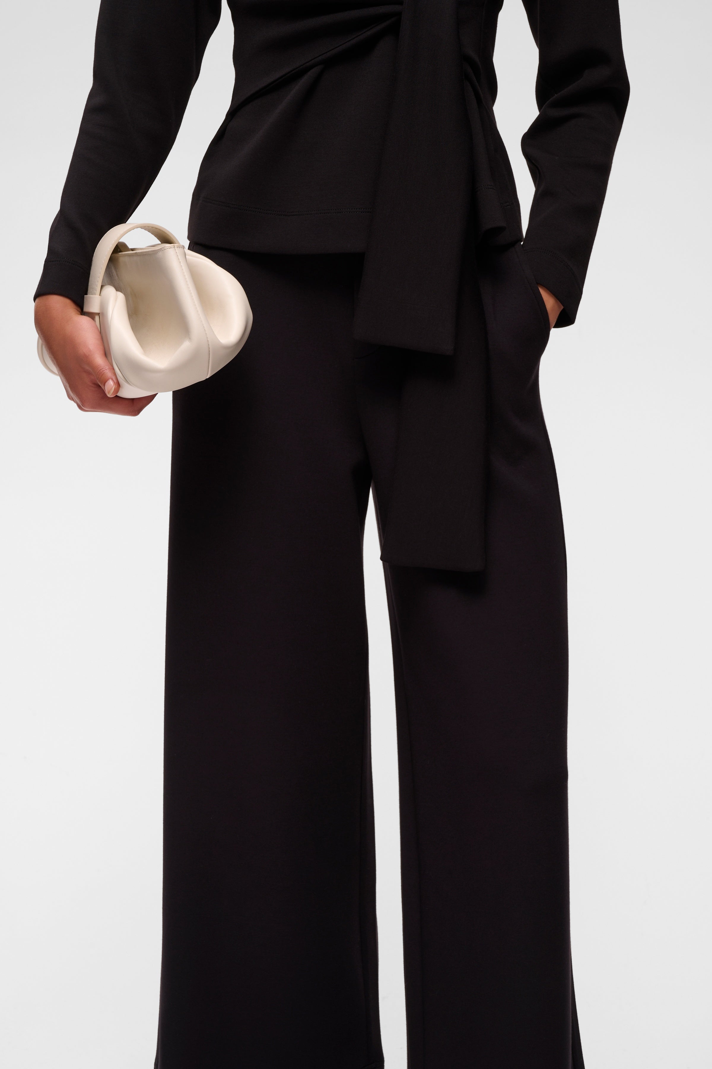 InWear naisten housut GincetteIW Cropped Pant, musta