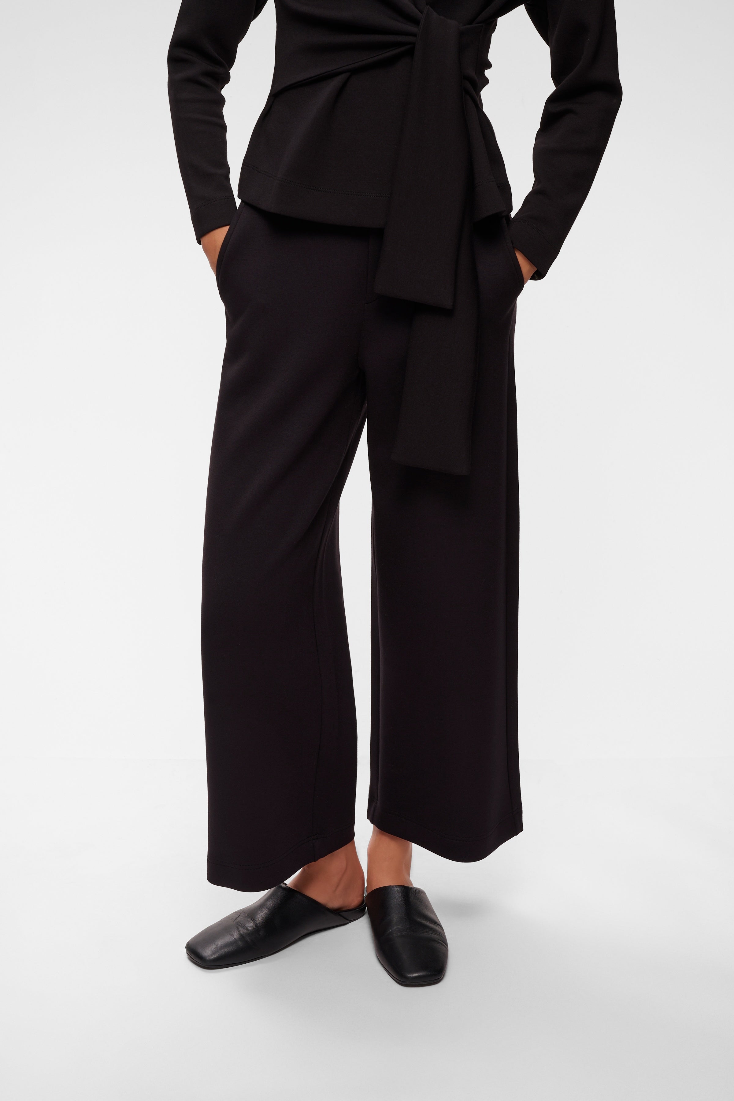 InWear naisten housut GincetteIW Cropped Pant, musta