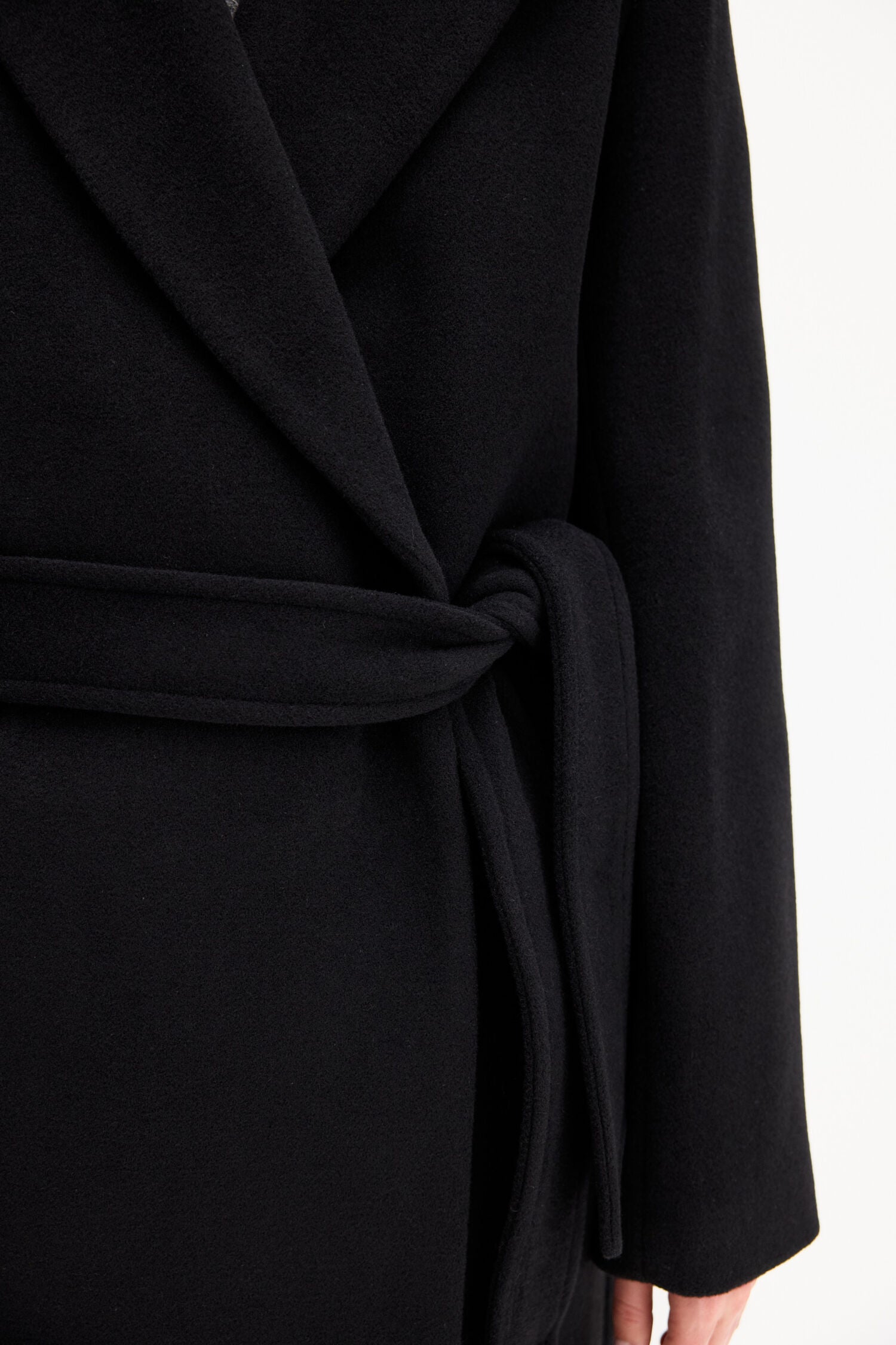 Filippa K naisten villakangastakki Charlotte Wool Belted Coat, musta