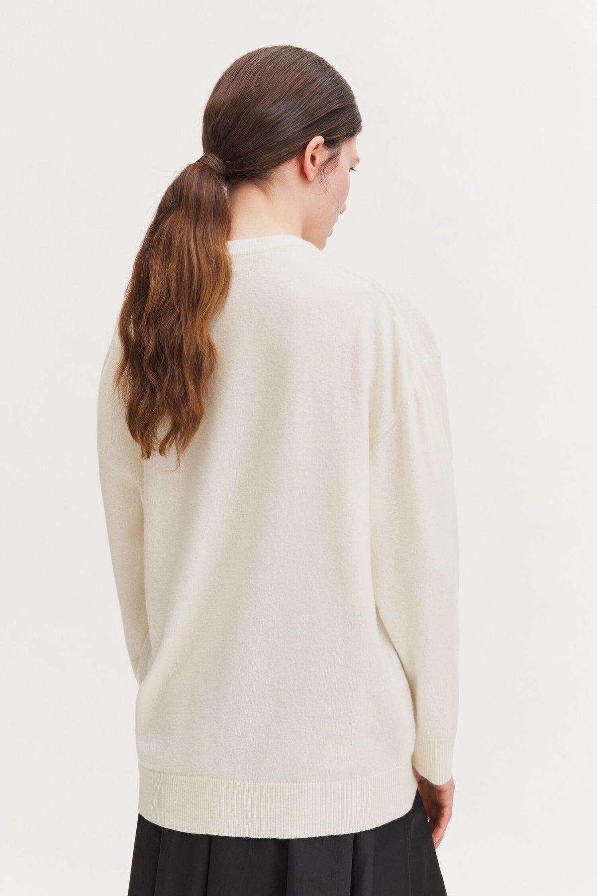 Filippa K naisten neulepusero Soft Wool V-Neck Sweater, Off-White